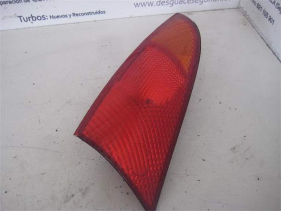 Farol traseiro esquerdo FORD ESCORT BERLINA