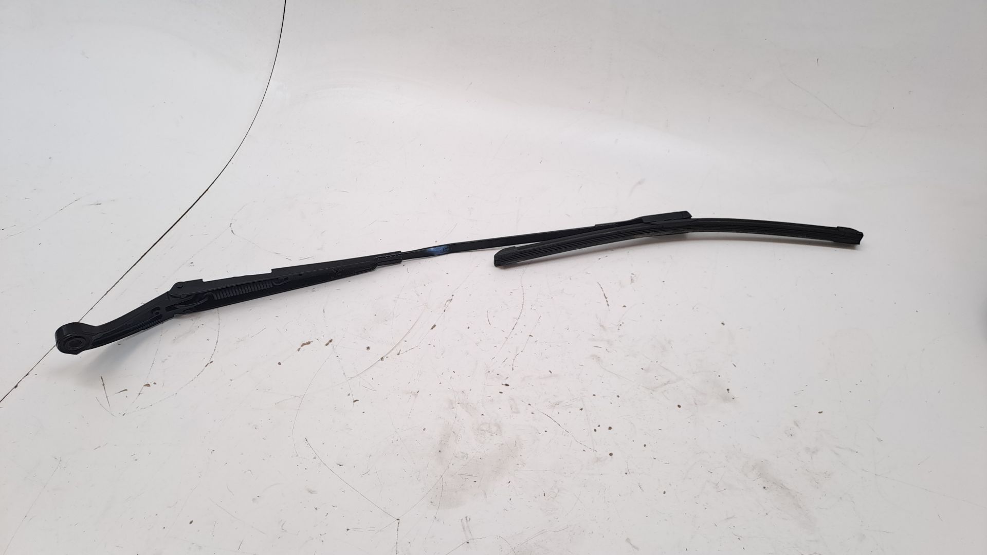 Braccio tergicristallo anteriore sinistro AUDI A3 SEDÁN (8VM)