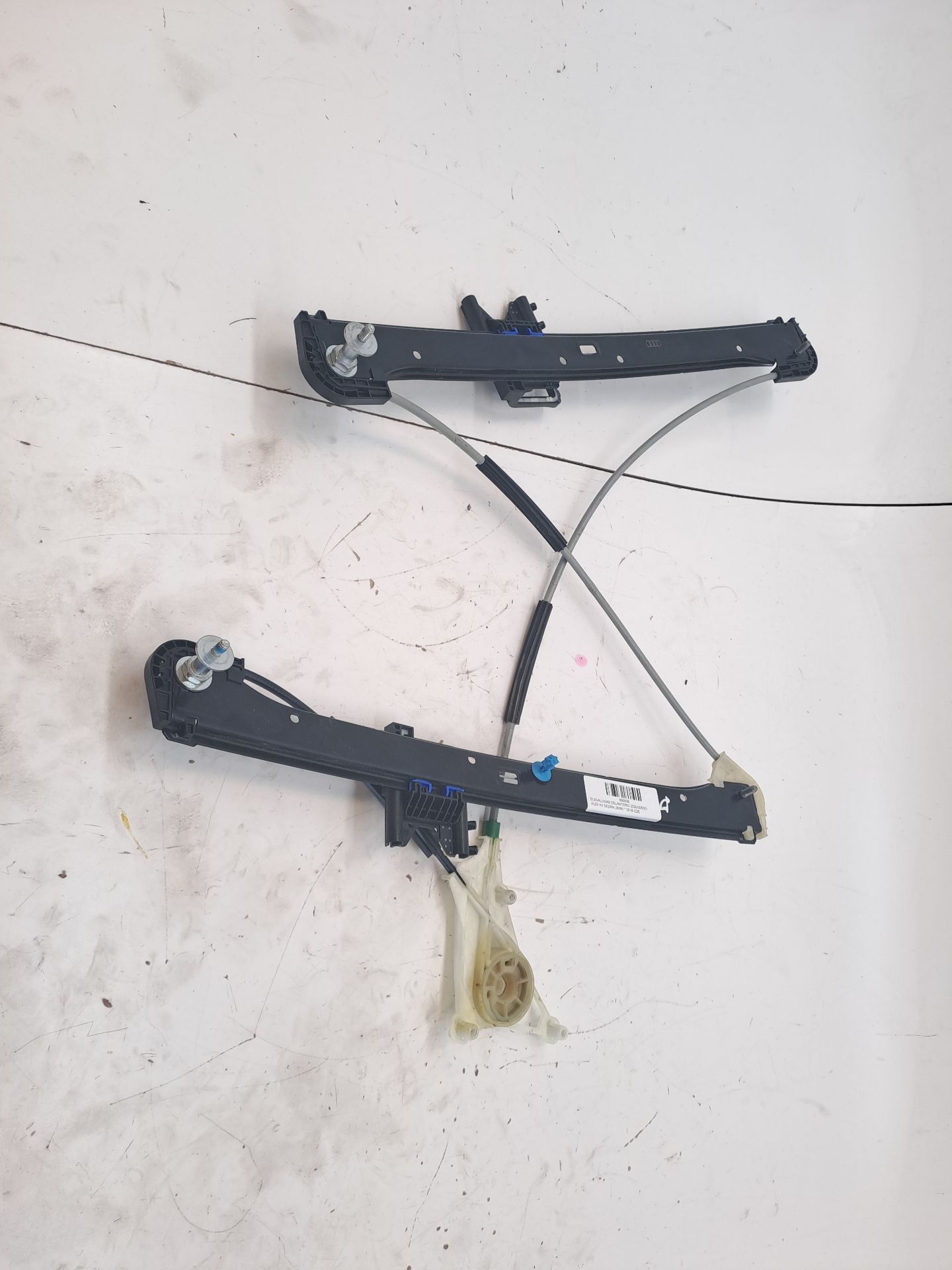 Front left window regulator AUDI A3 SEDÁN (8VM)