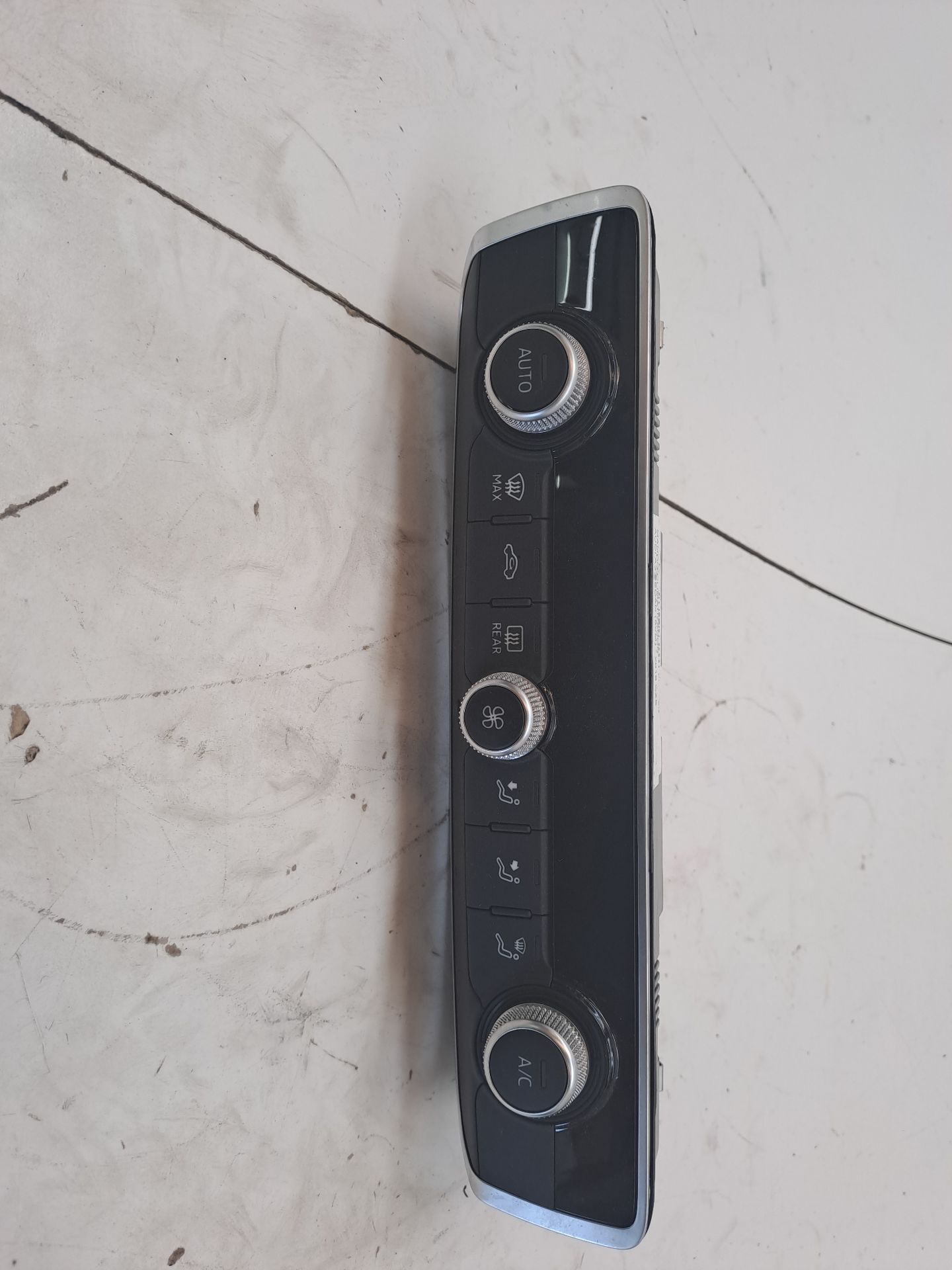 MANDO CLIMATIZADOR AUDI A3 SEDÁN (8VM)