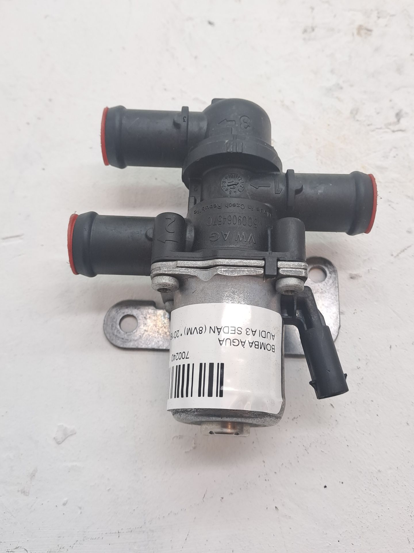 Bomba de água AUDI A3 SEDÁN (8VM)