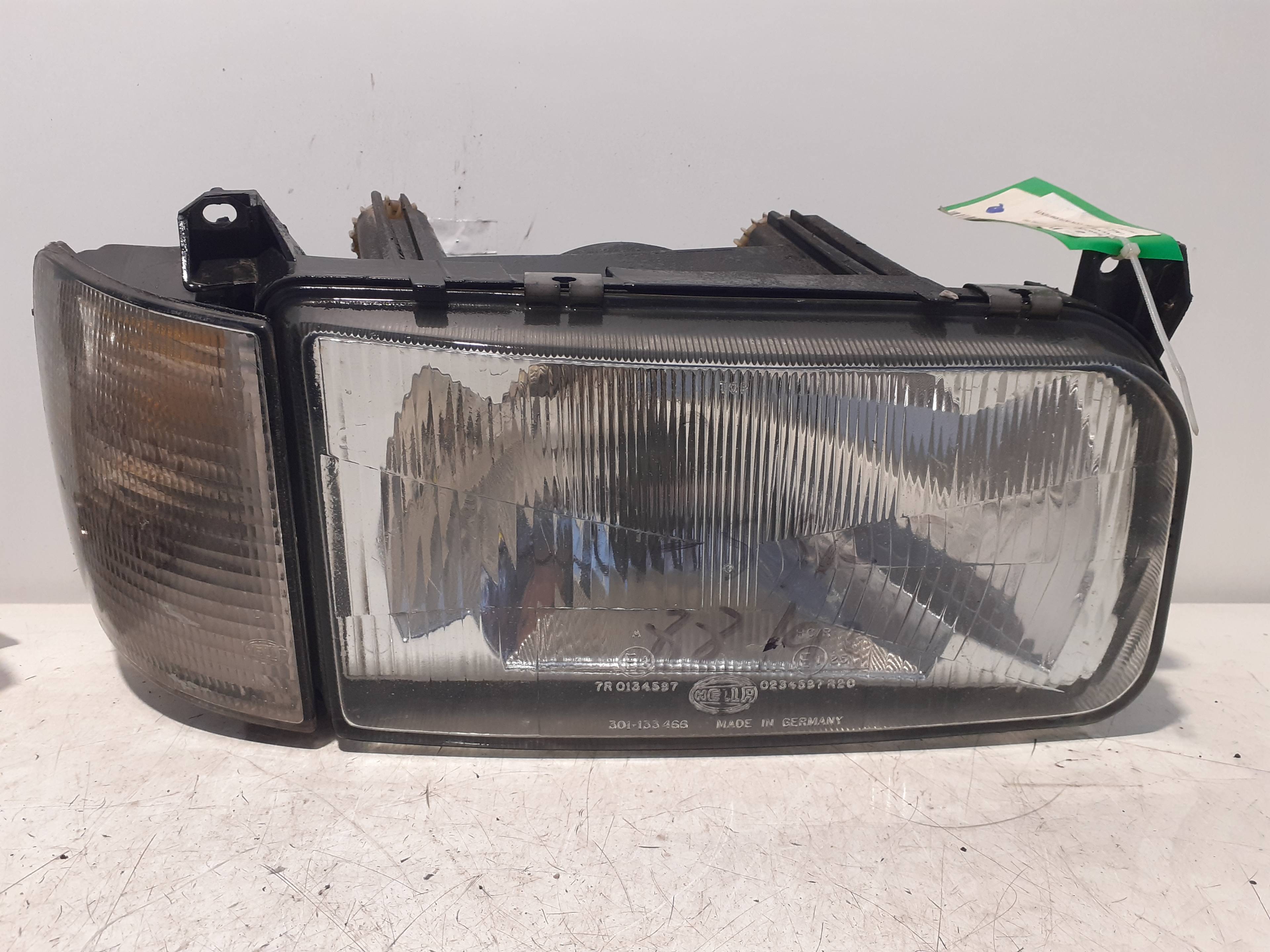 Phare droit VOLKSWAGEN PASSAT VARIANT (315)