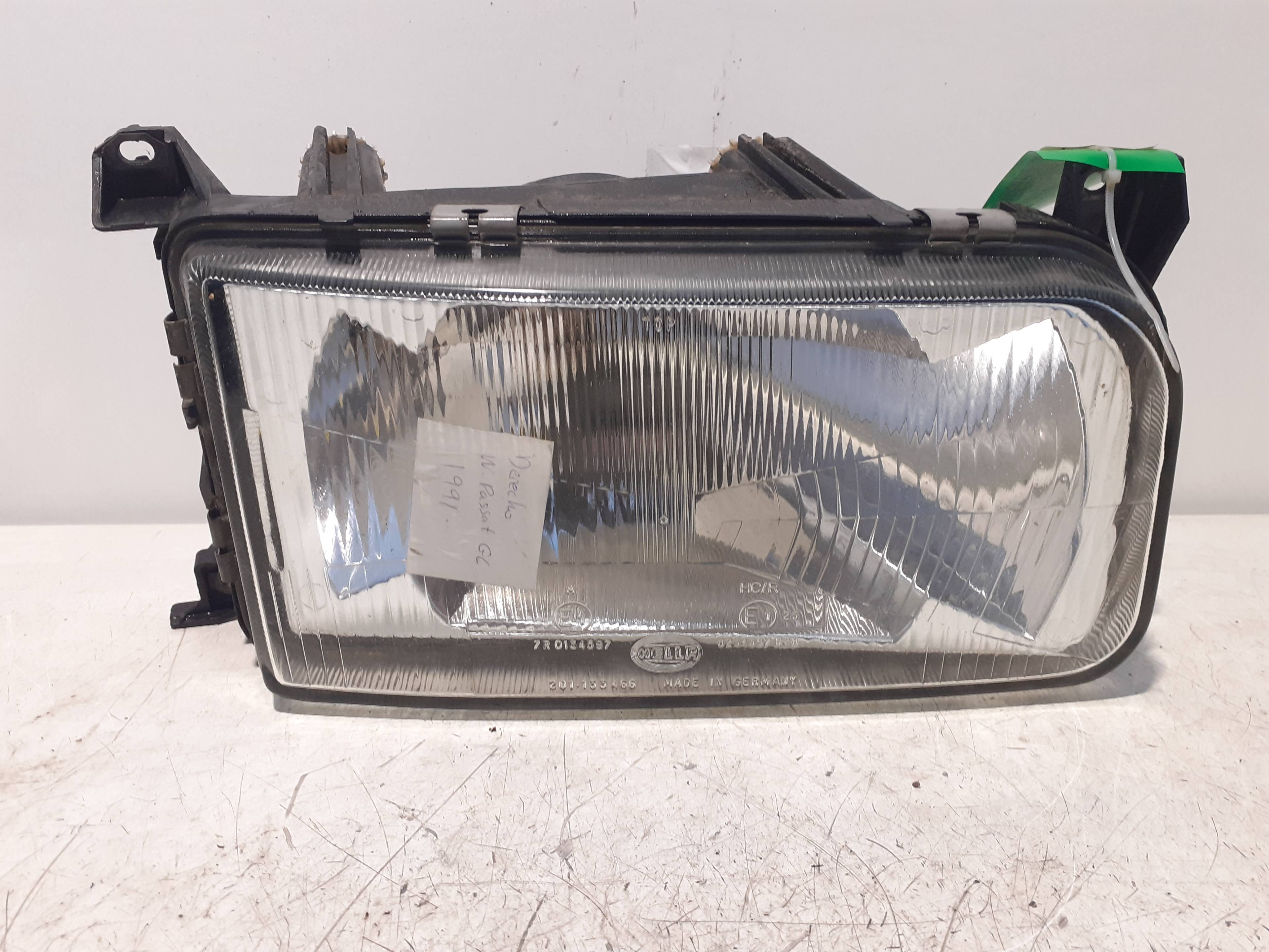 Phare droit VOLKSWAGEN PASSAT VARIANT (315)