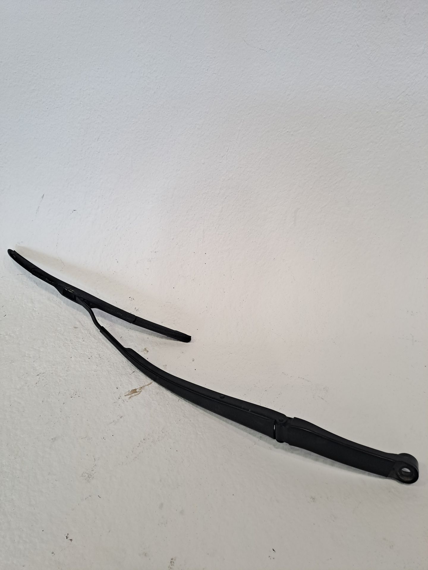 Wischerarm vorne links LEXUS IS 300 (JCE10)