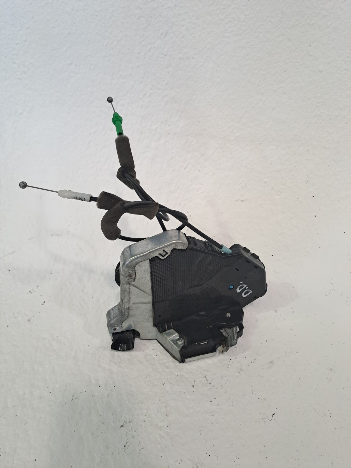 Front right door lock LEXUS IS 300 (JCE10)