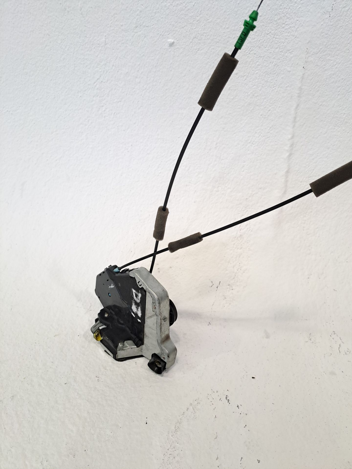Front left door lock LEXUS IS 300 (JCE10)