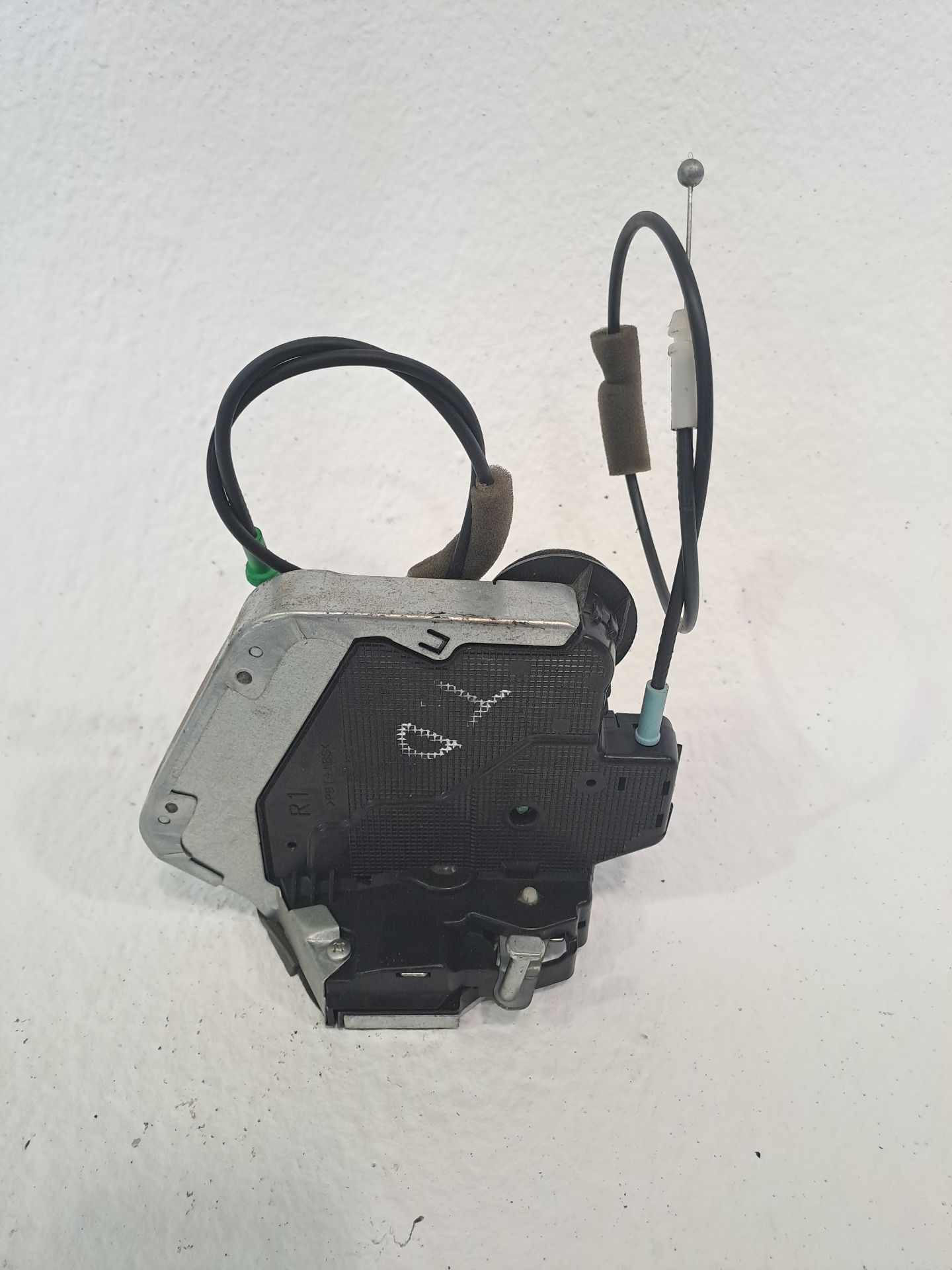 Rear right door lock LEXUS IS 300 (JCE10)
