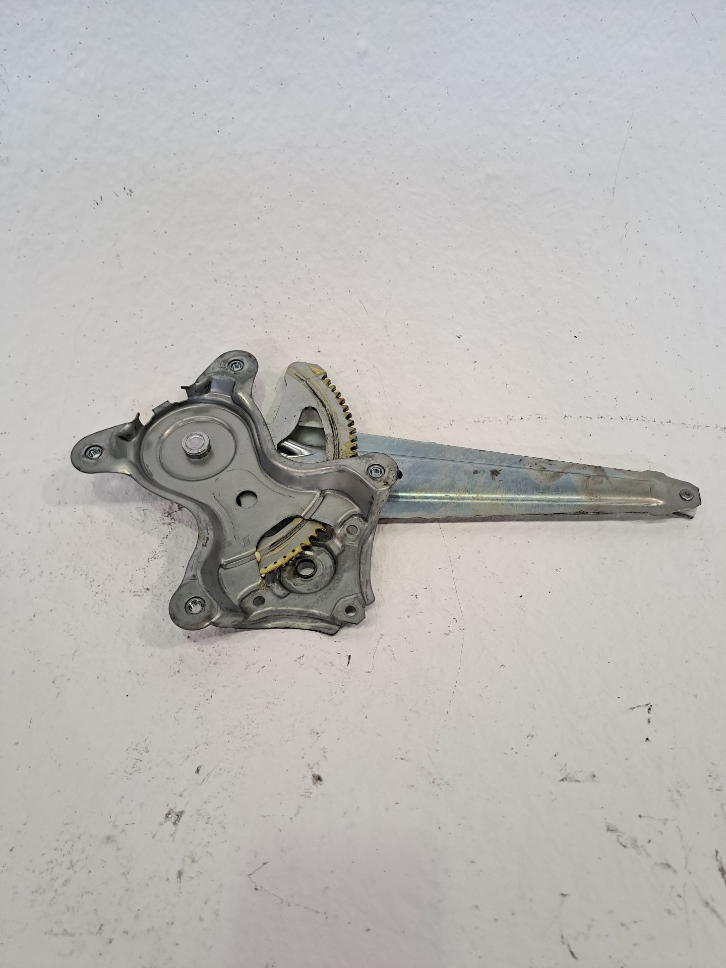 Rear right window regulator LEXUS IS 300 (JCE10)
