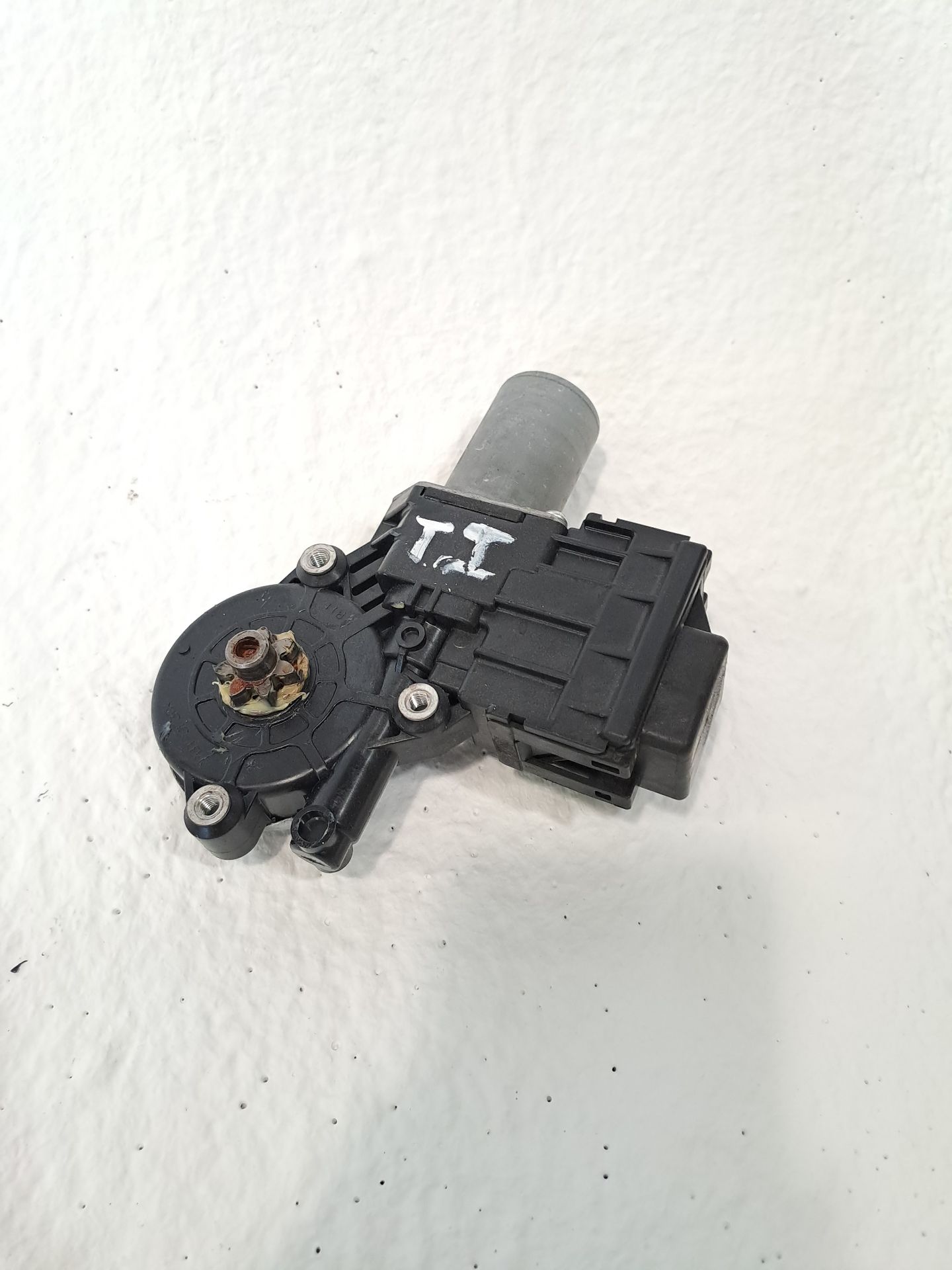 Motor vidro elétrico traseiro esquerdo LEXUS IS 300 (JCE10)