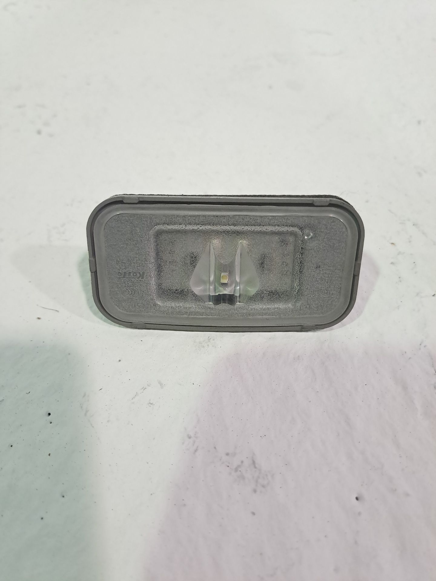 Luz da matrícula LEXUS IS 300 (JCE10)