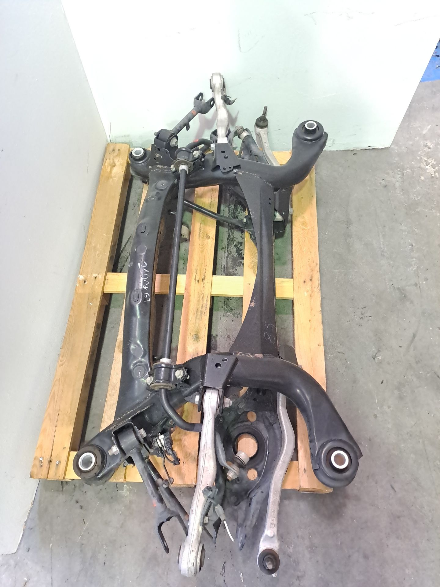 Hinterachse LEXUS IS 300 (JCE10)