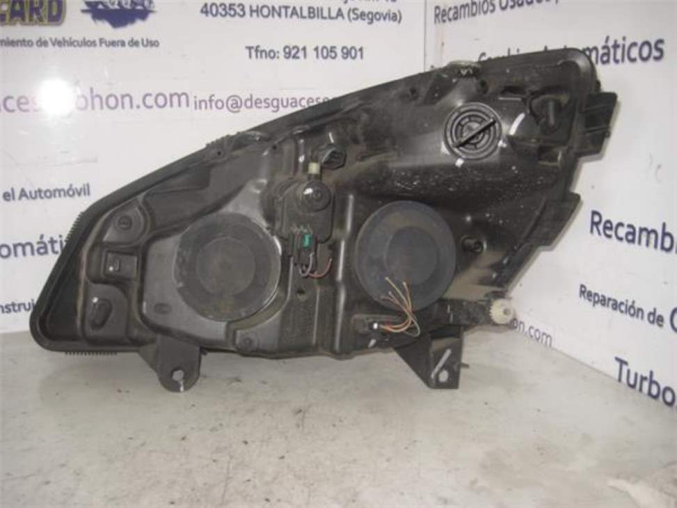 Phare droit RENAULT SCENIC II