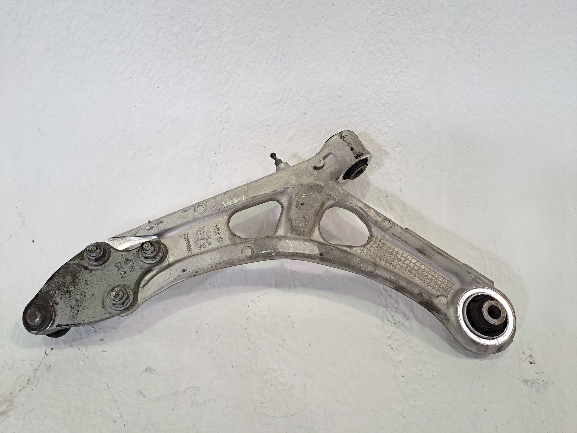 Braccio sospensione inferiore anteriore destro DS 7 CROSSBACK