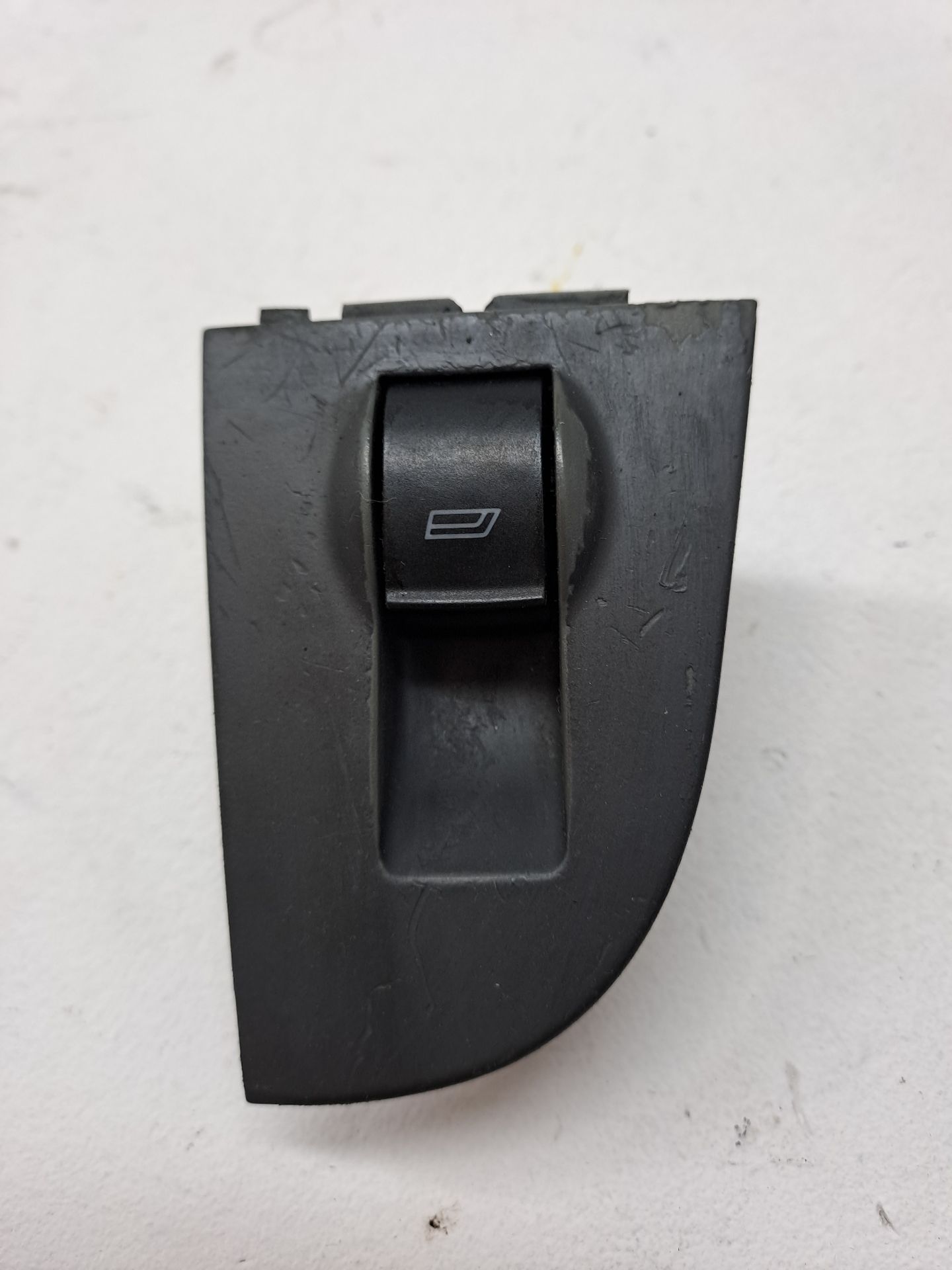 Comando vidro elétrico dianteiro direito AUDI A6 AVANT (4B5)
