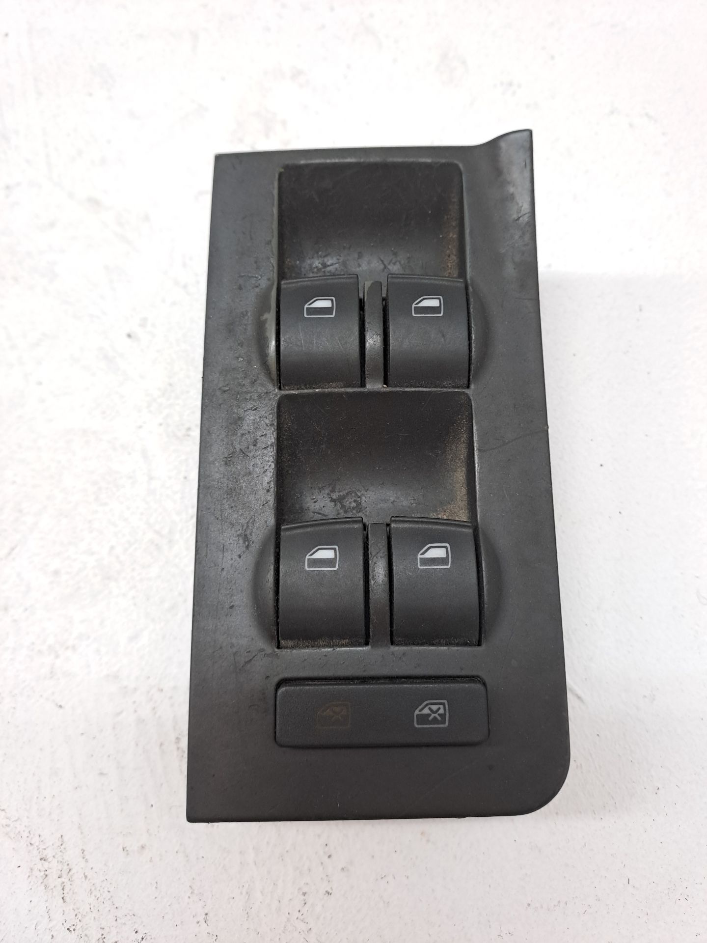 Fensterheberschalter vorne links AUDI A6 AVANT (4B5)