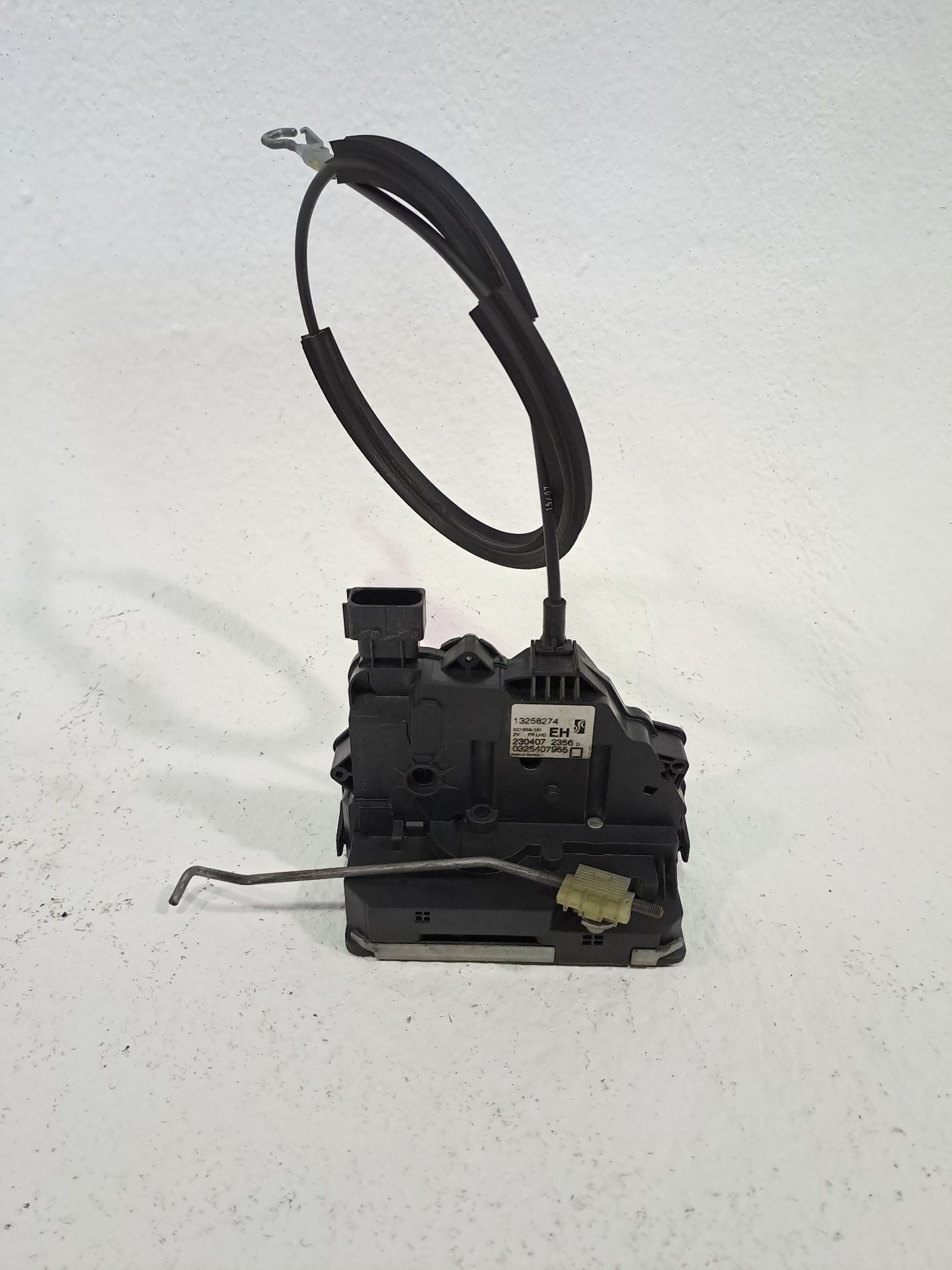 Serrure porte avant droite OPEL CORSA D