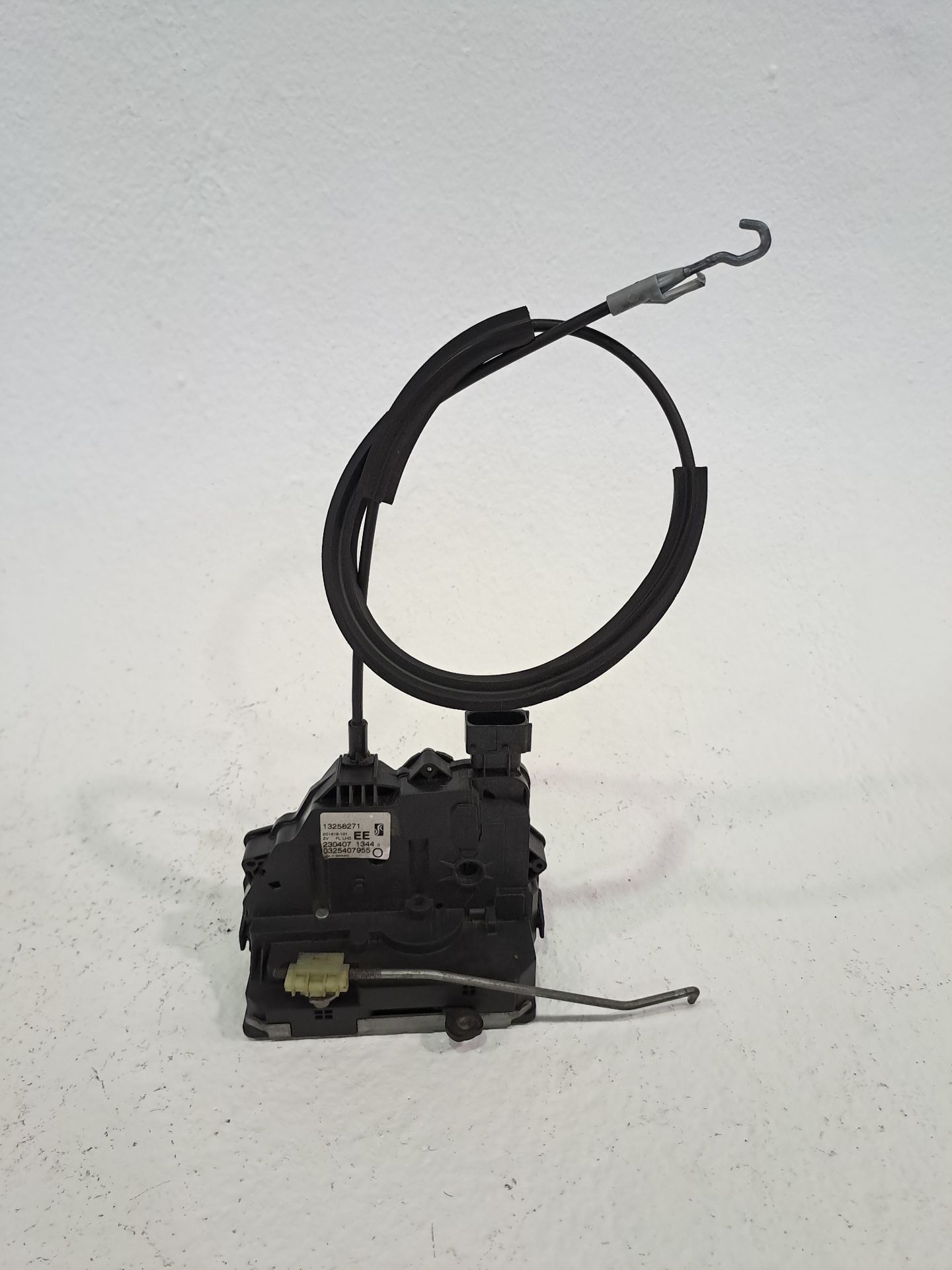 Fechadura da porta dianteira esquerda OPEL CORSA D