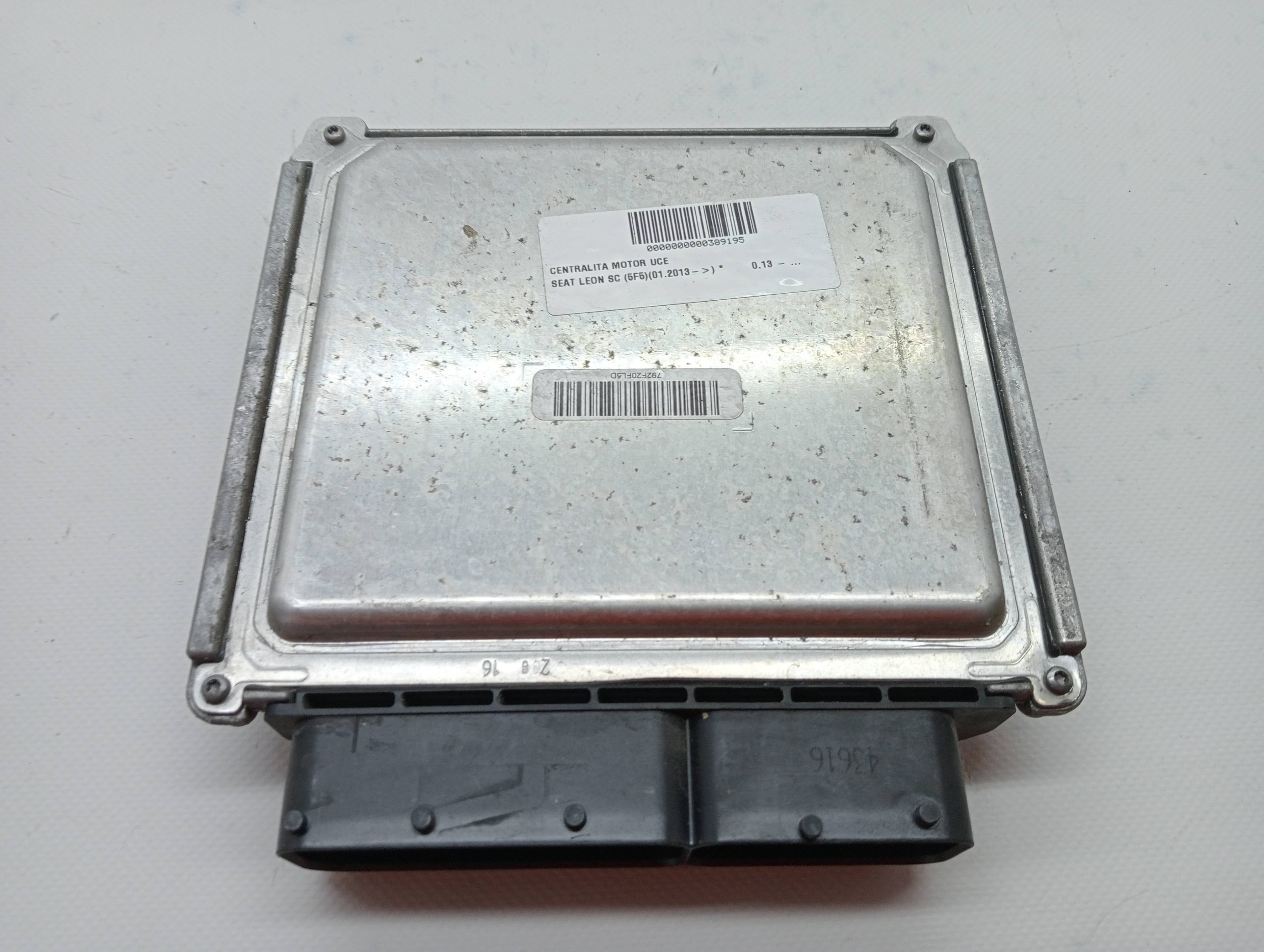 Calculateur moteur SEAT LEON SC (5F5)