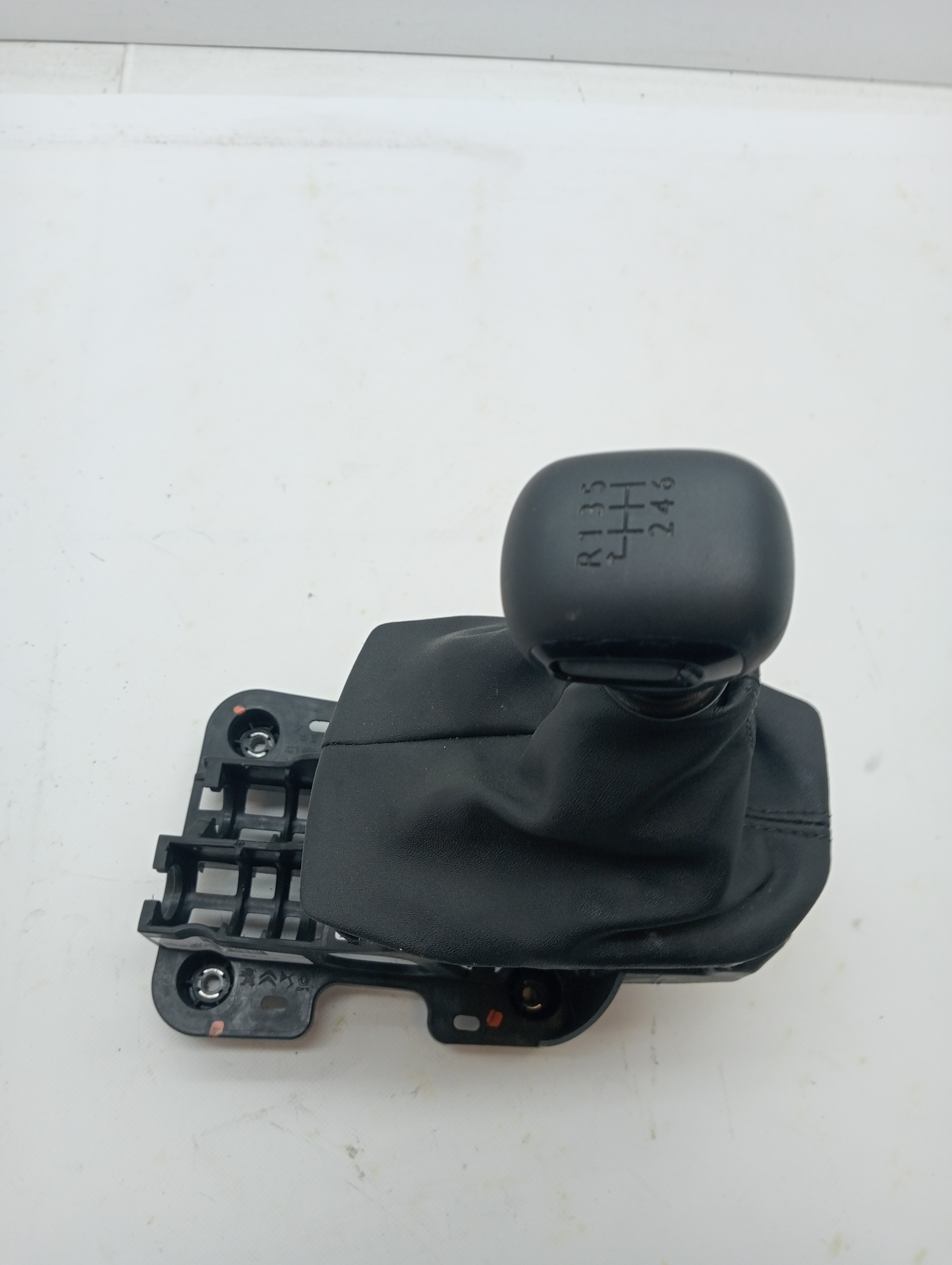 Gear Knob PEUGEOT 2008 (P1)