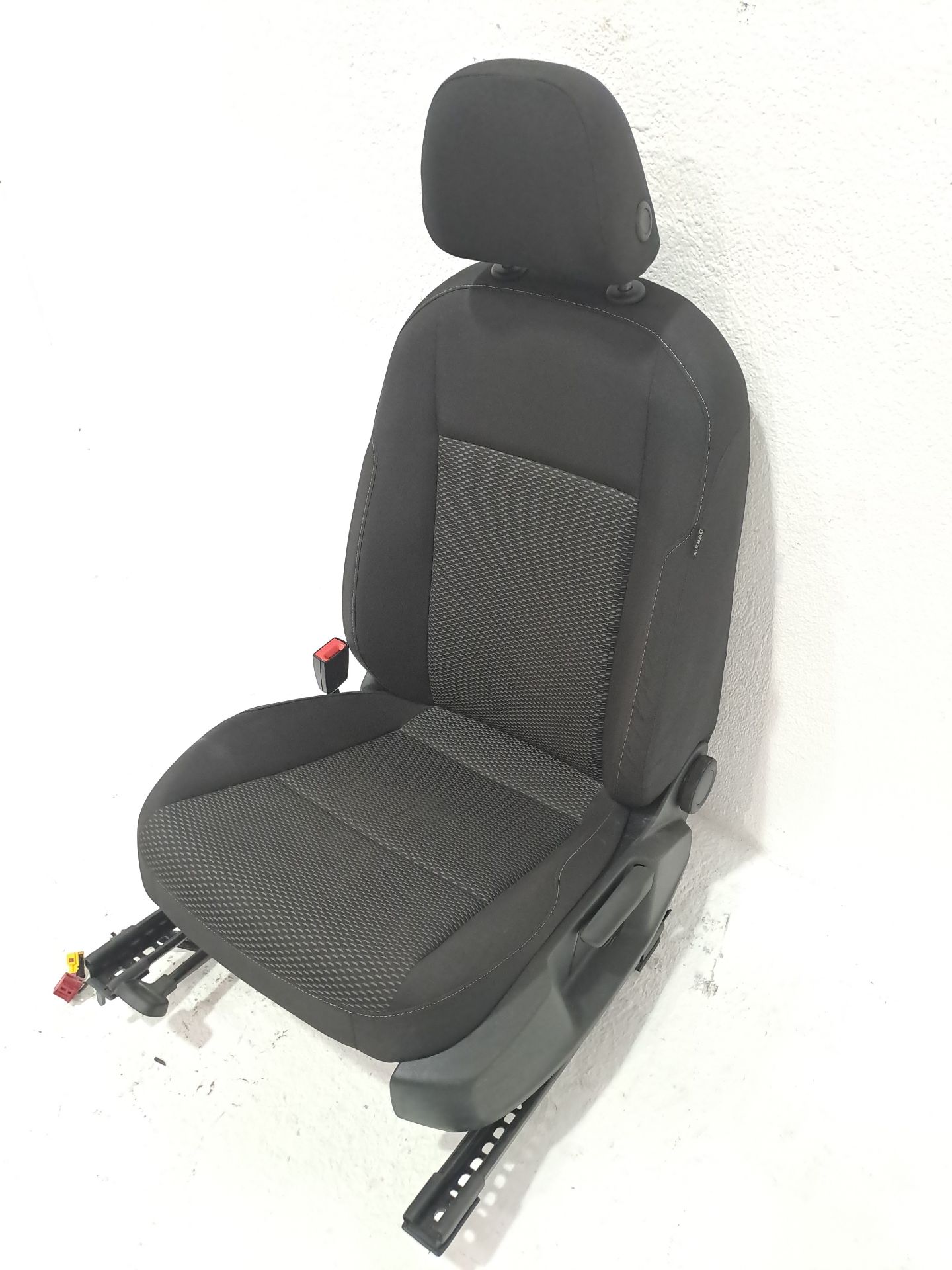 Banco dianteiro esquerdo VOLKSWAGEN GOLF VIII LIM. (CD1)