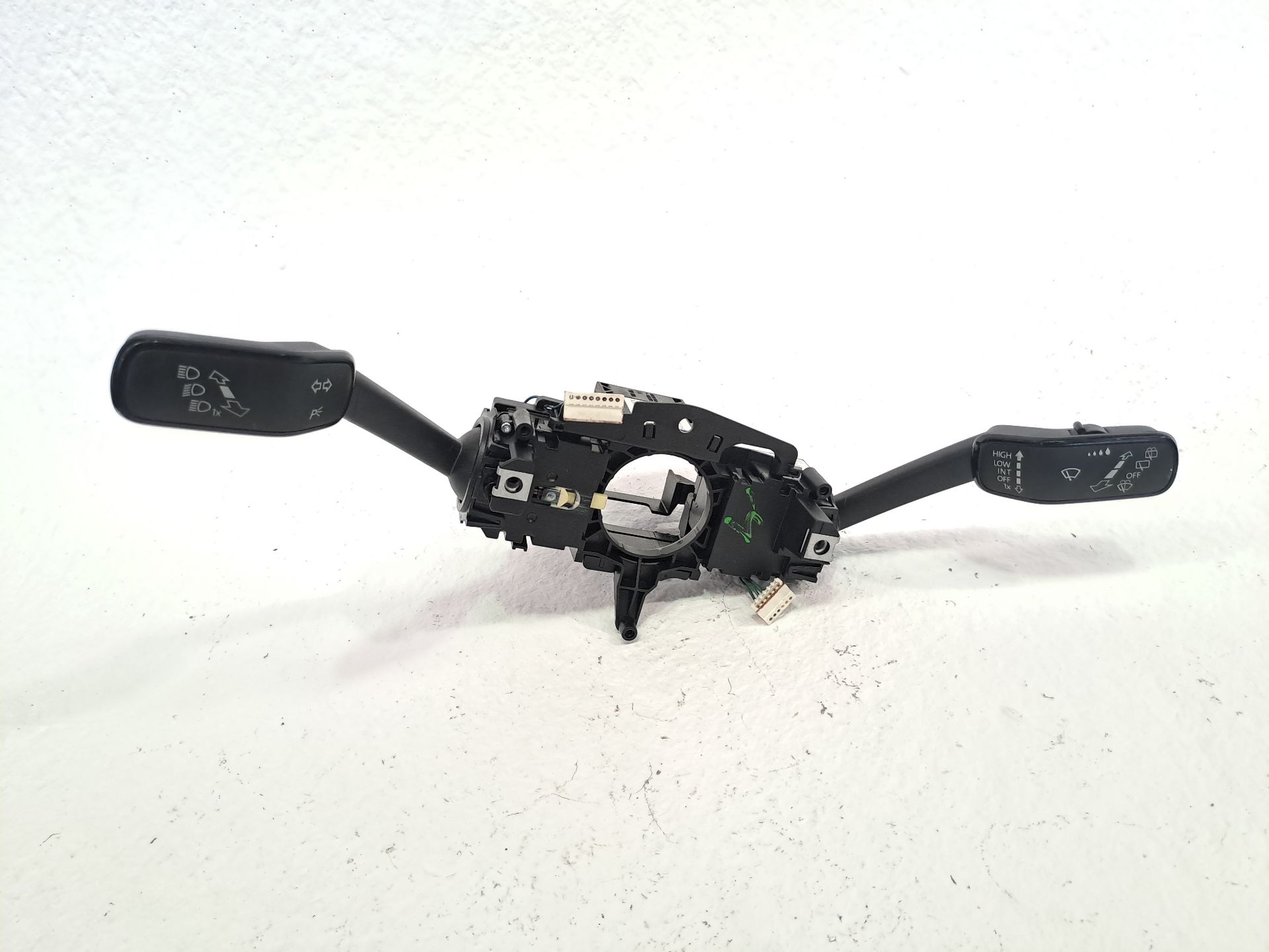 Commande de clignotants VOLKSWAGEN GOLF VIII LIM. (CD1)