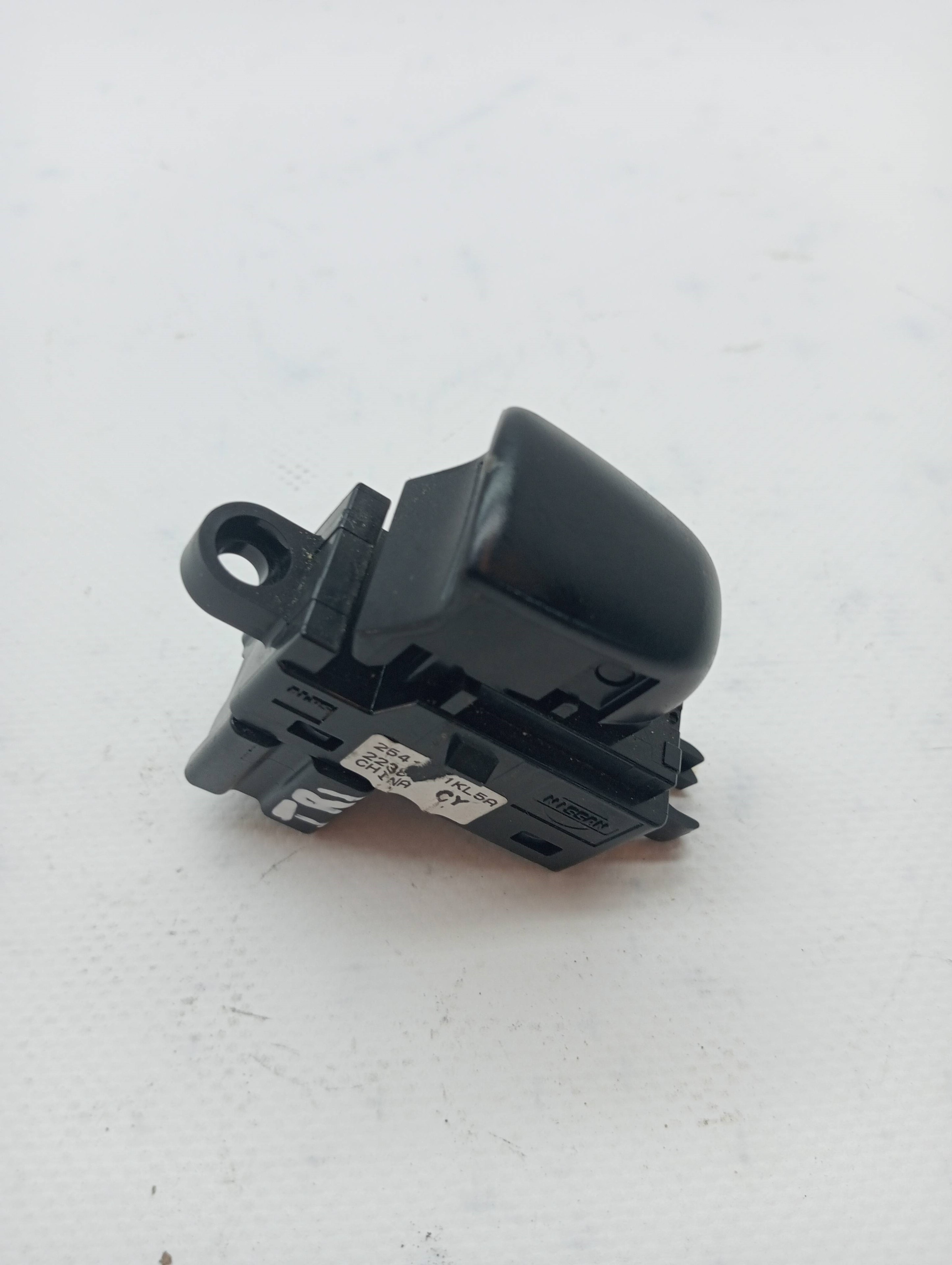 Comando vidro elétrico traseiro esquerdo NISSAN JUKE (F15)