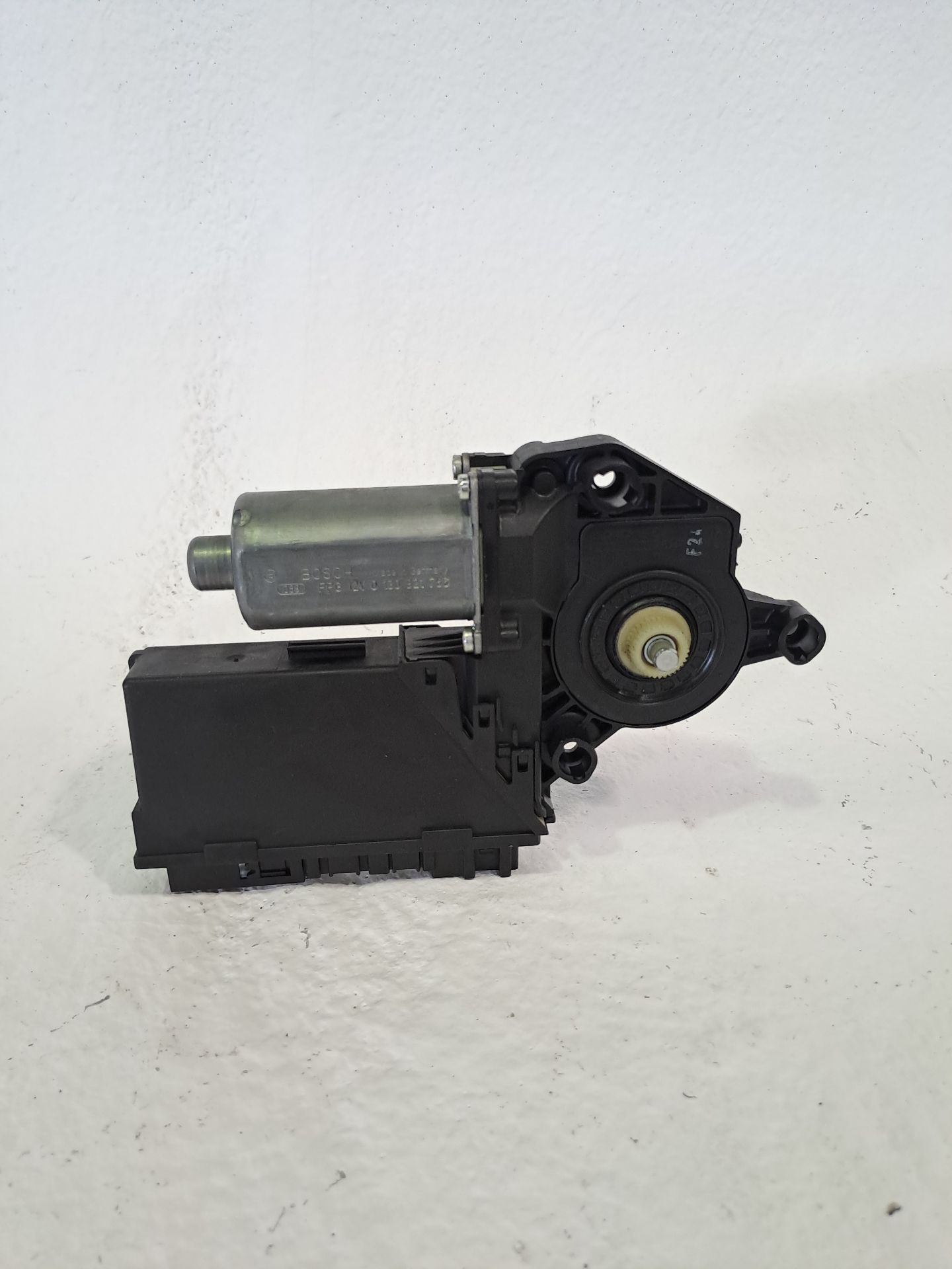 Motor vidro elétrico traseiro direito AUDI A4 B7 (8EC)