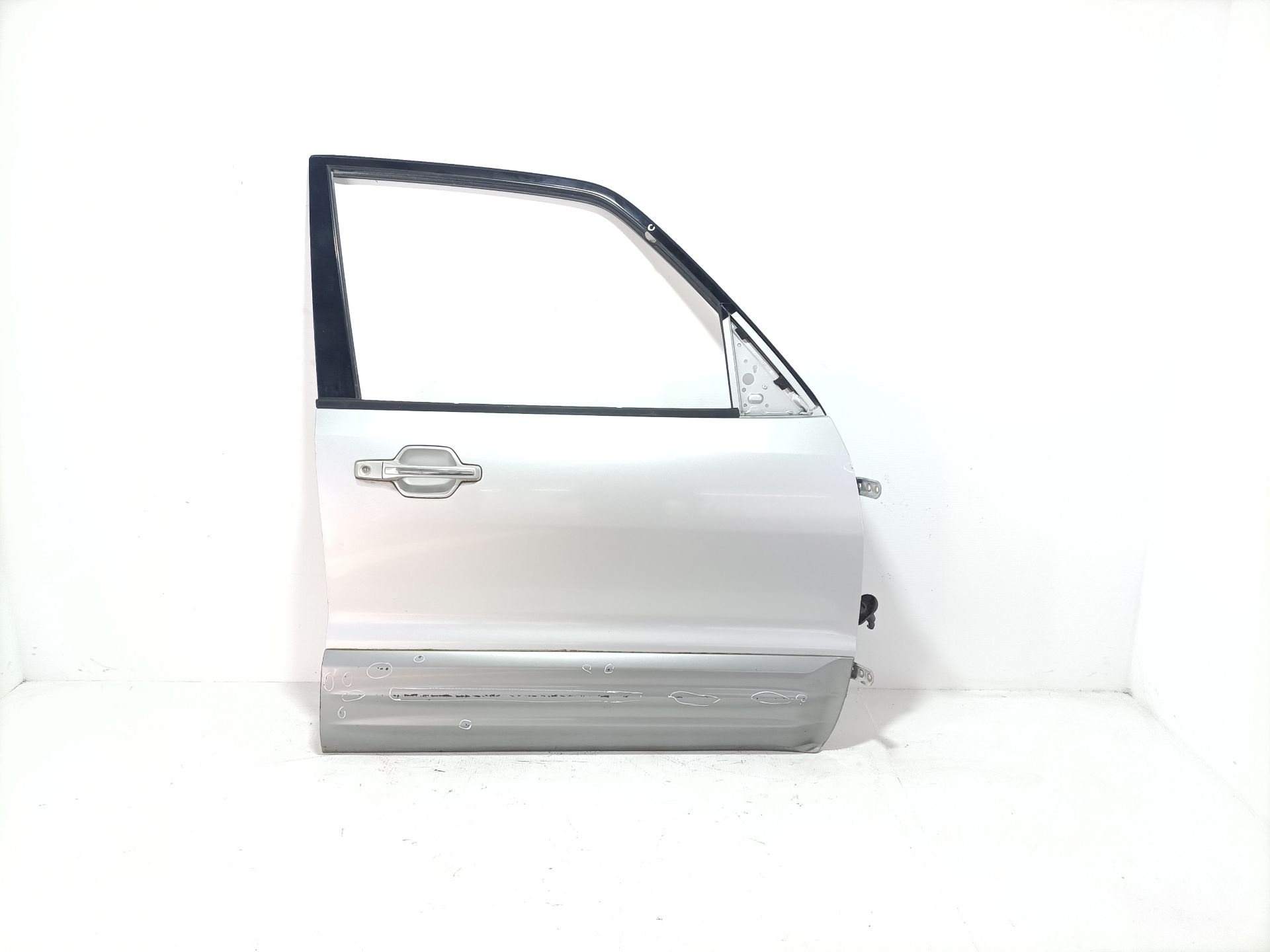 Porta dianteira direita MITSUBISHI MONTERO (L040)