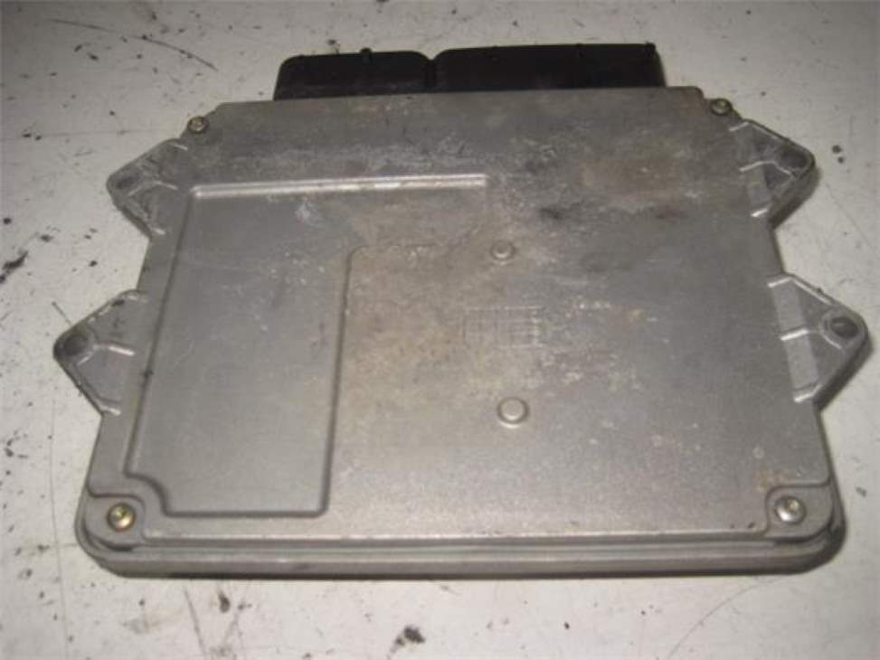 Calculateur moteur FIAT IDEA (135)