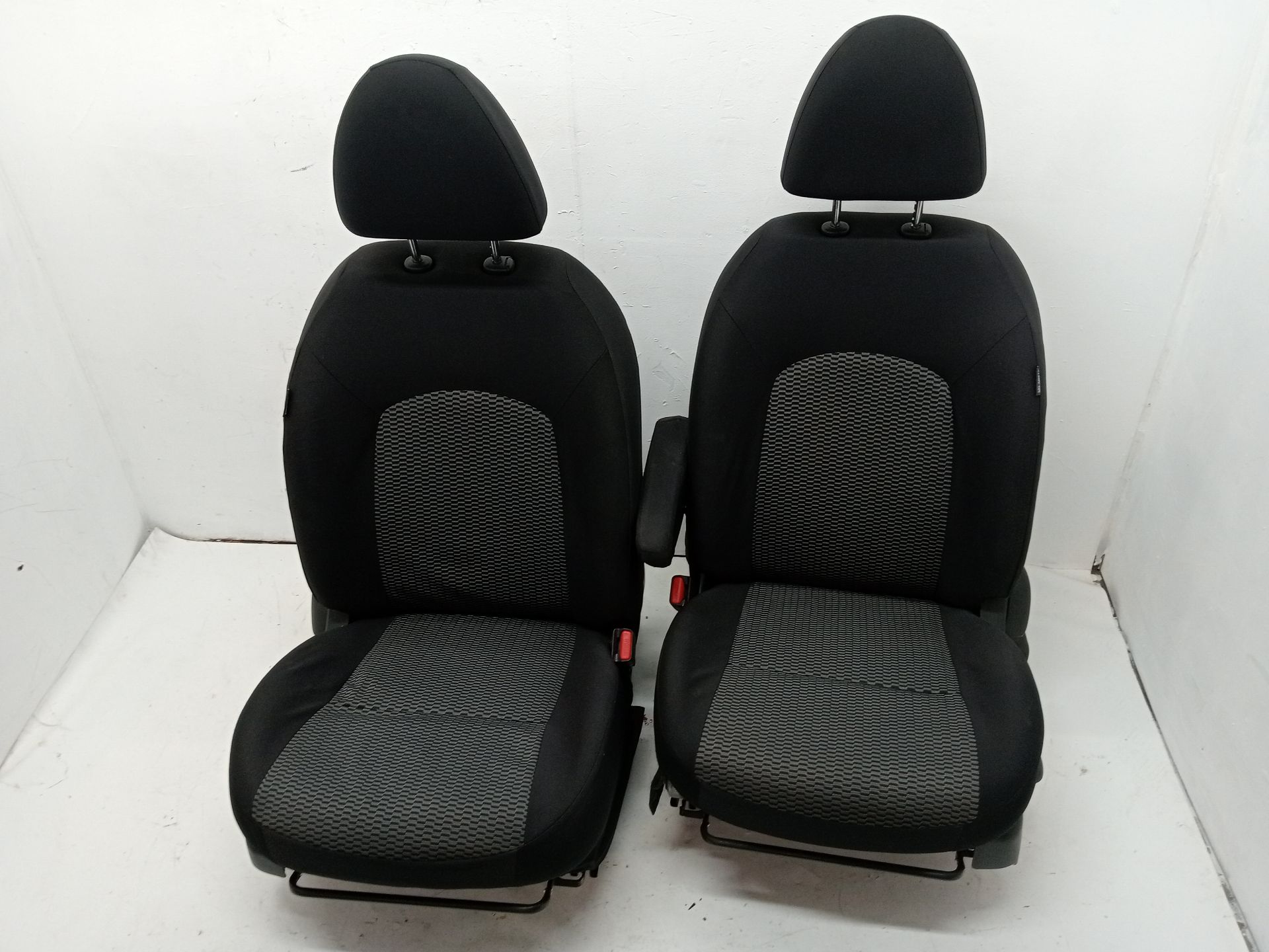 Jeu de sièges complet NISSAN MICRA IV (K13K, K13KK)