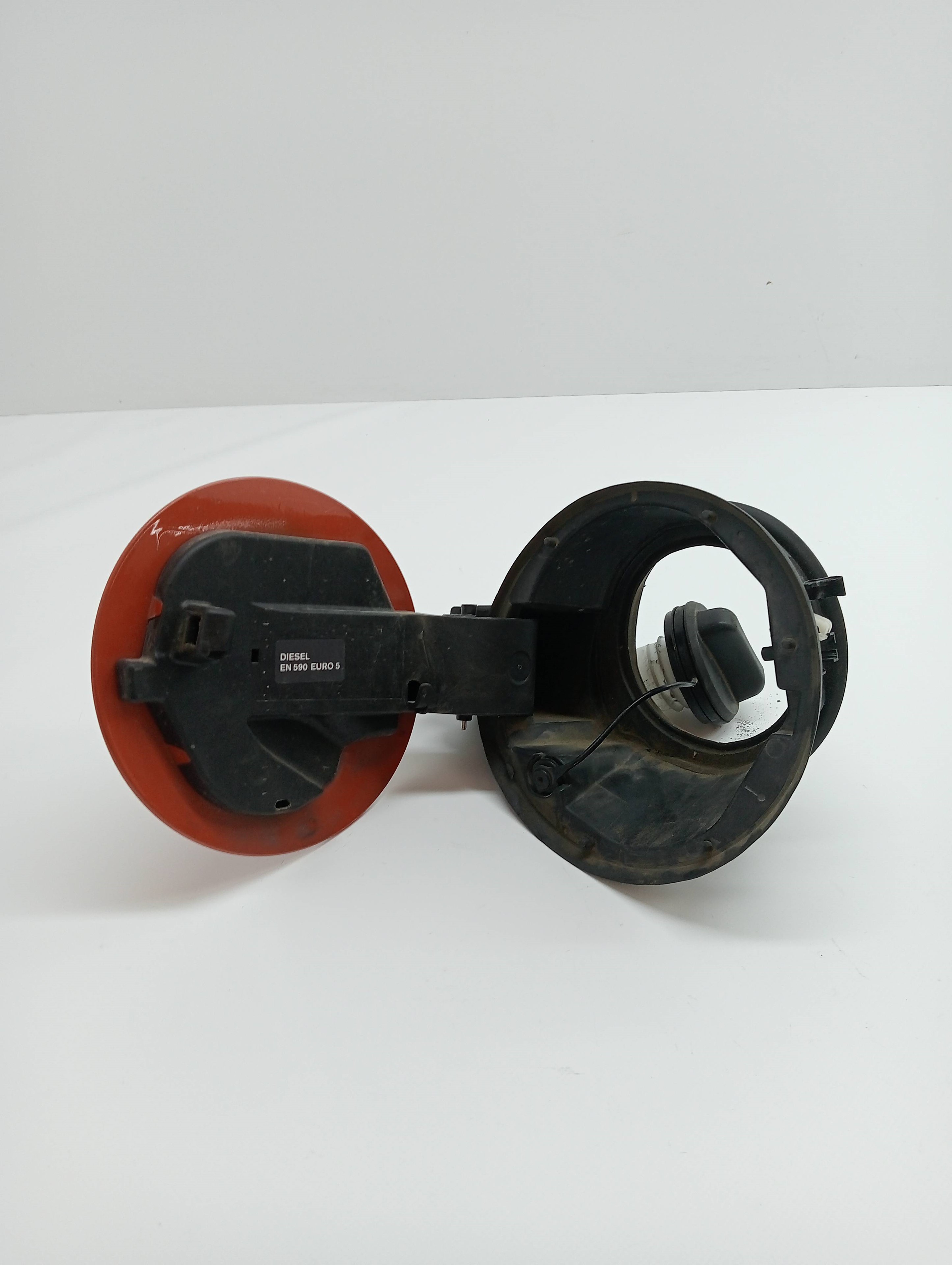 Fuel filler flap NISSAN MICRA K14