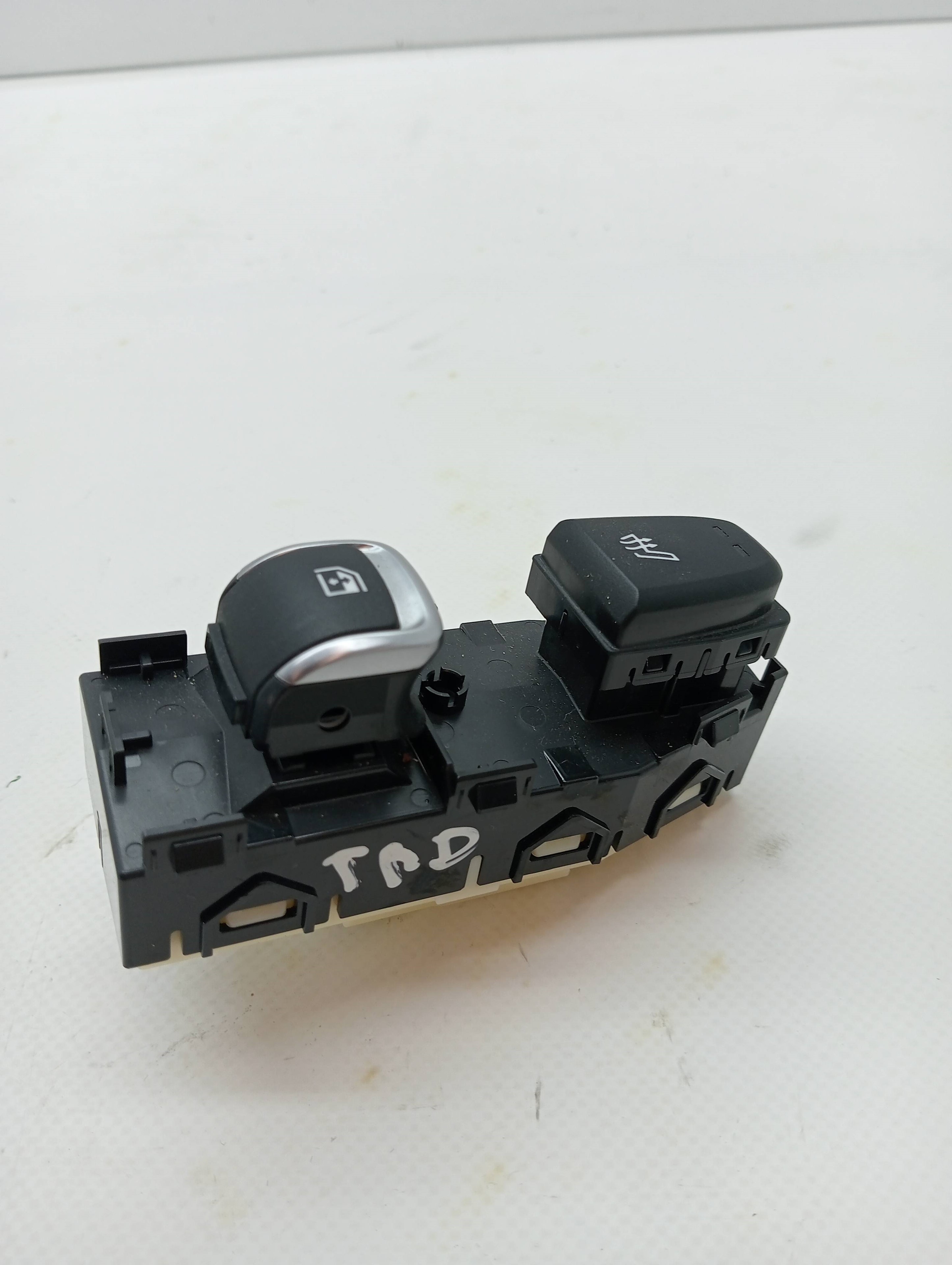 Rear Right Window Switch KIA SORENTO ()