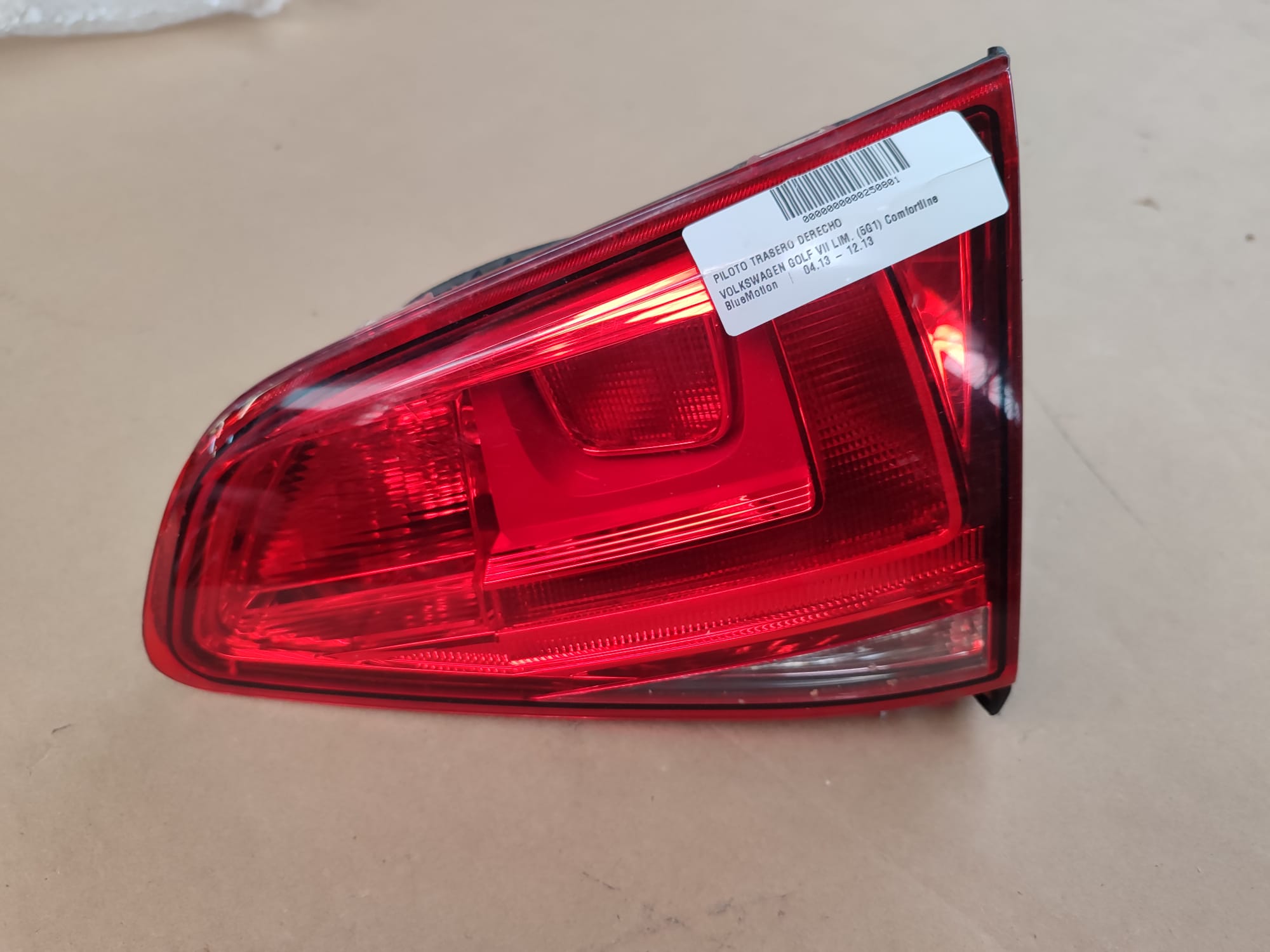 Feu arrière droit intérieur VOLKSWAGEN GOLF VII LIM. (5G1)