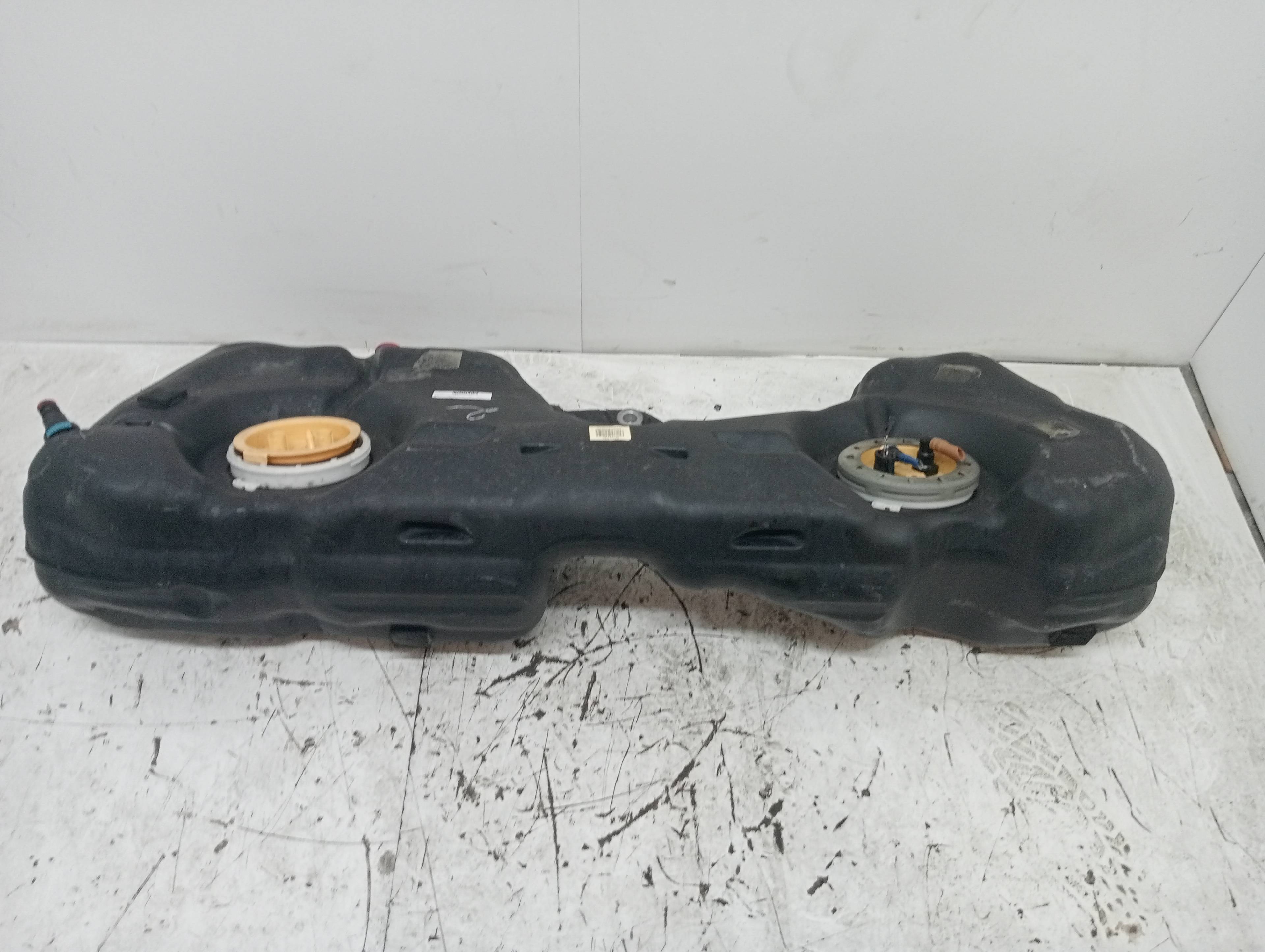 Fuel tank BMW SERIE 1 BERLINA (E81/E87)