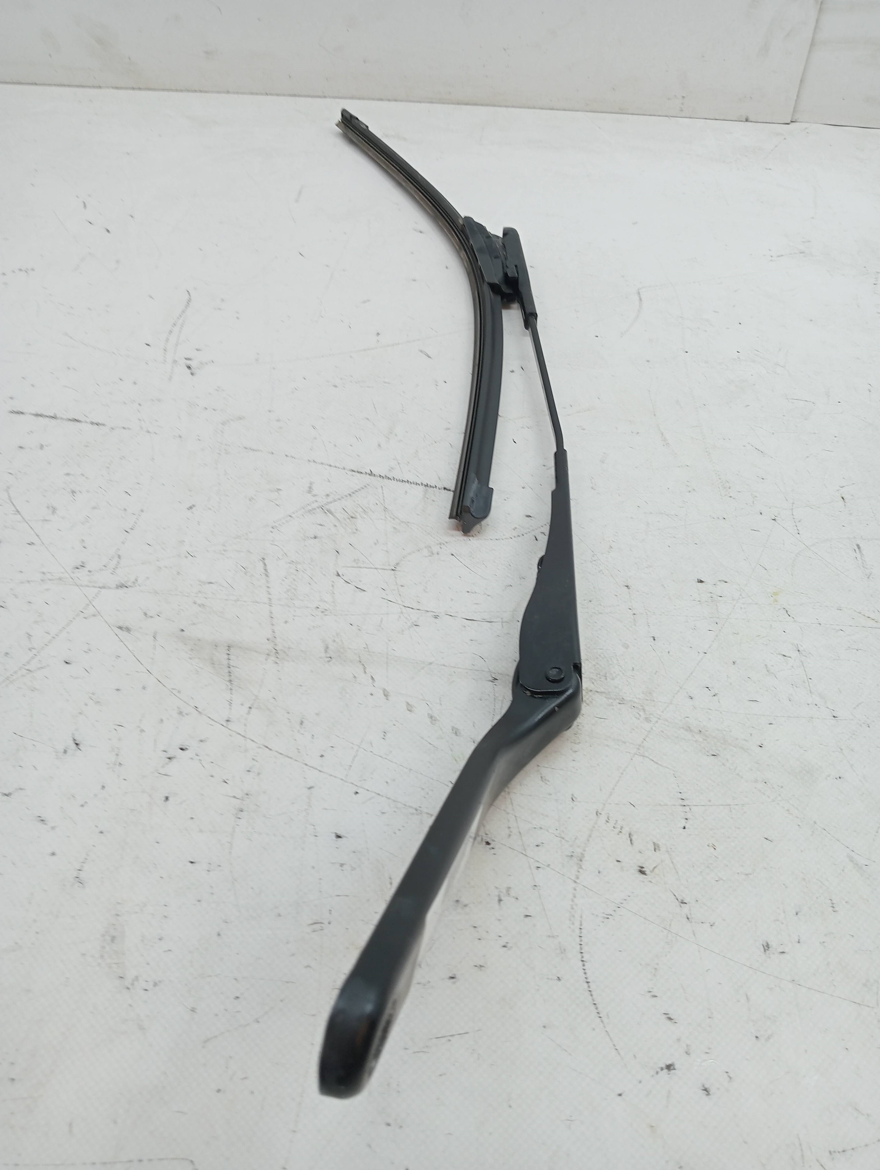 Front Left Wiper Arm BMW SERIE 1 BERLINA (E81/E87)