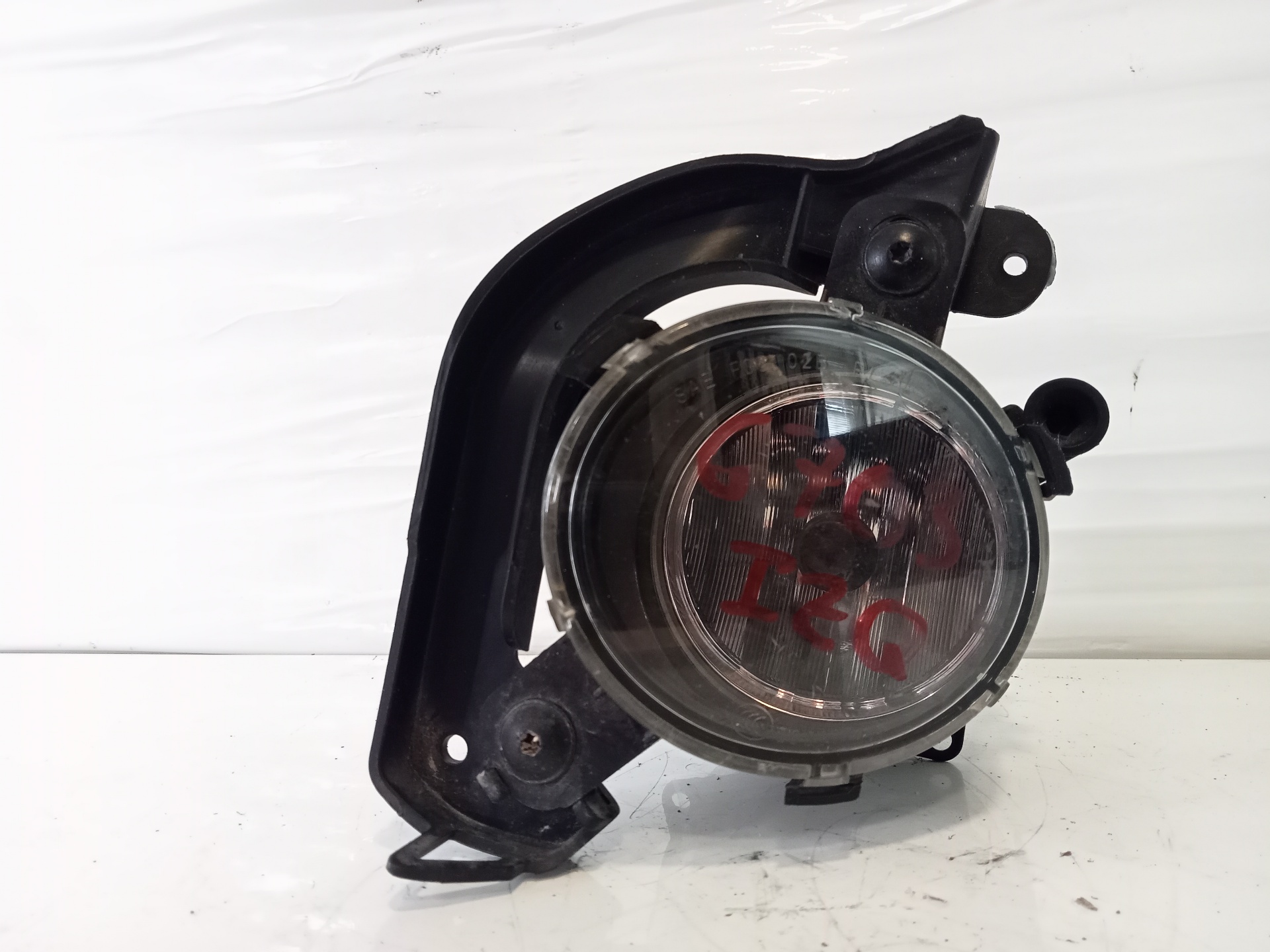 Farol de nevoeiro esquerdo OPEL CORSA D
