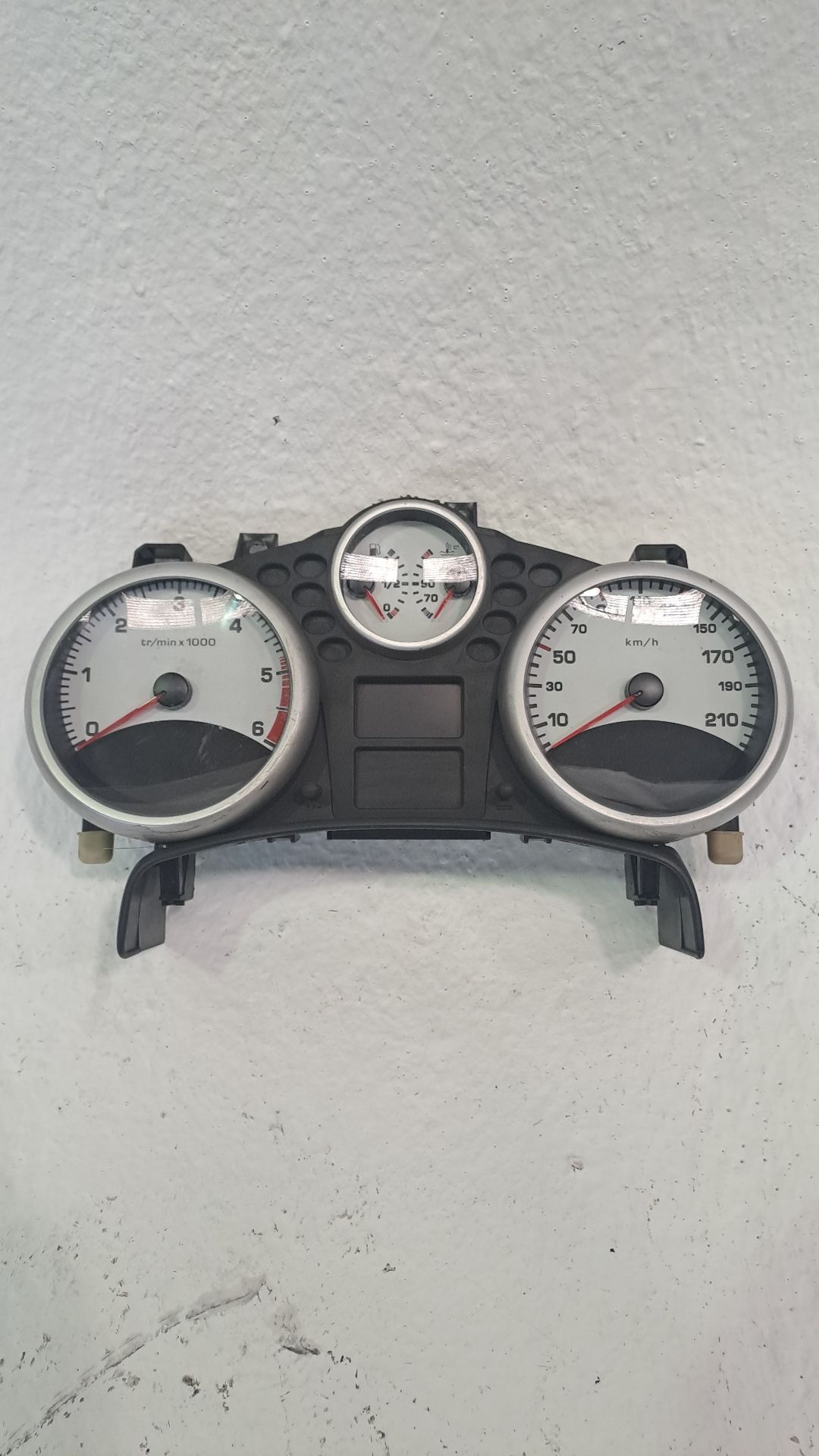 Instrument cluster PEUGEOT 207
