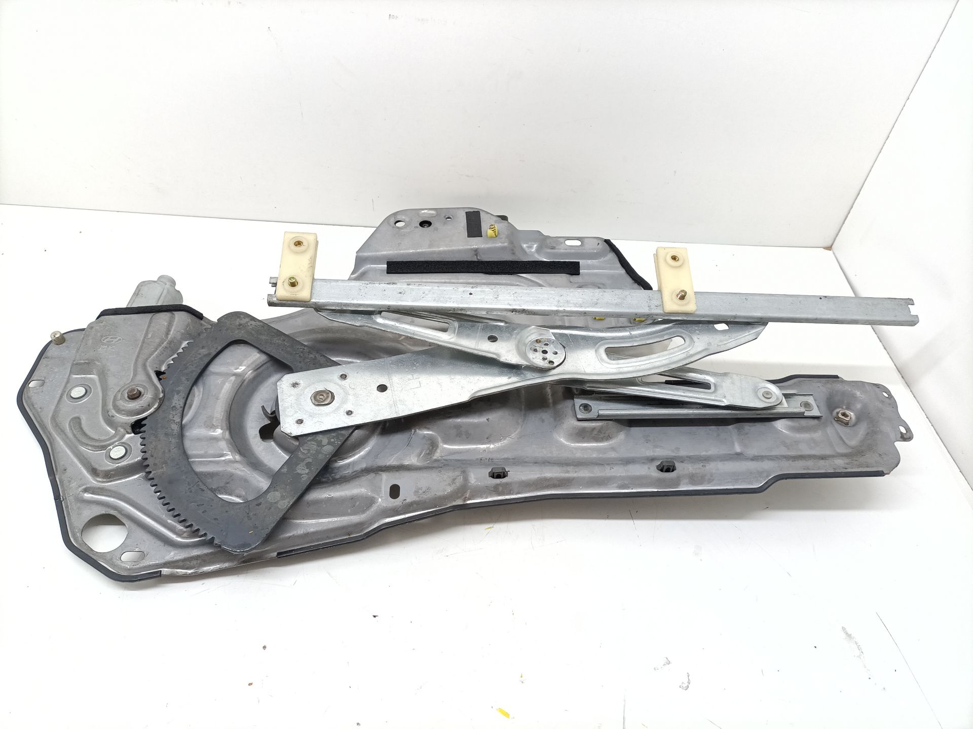 Front left window regulator HYUNDAI TRAJET (FO)