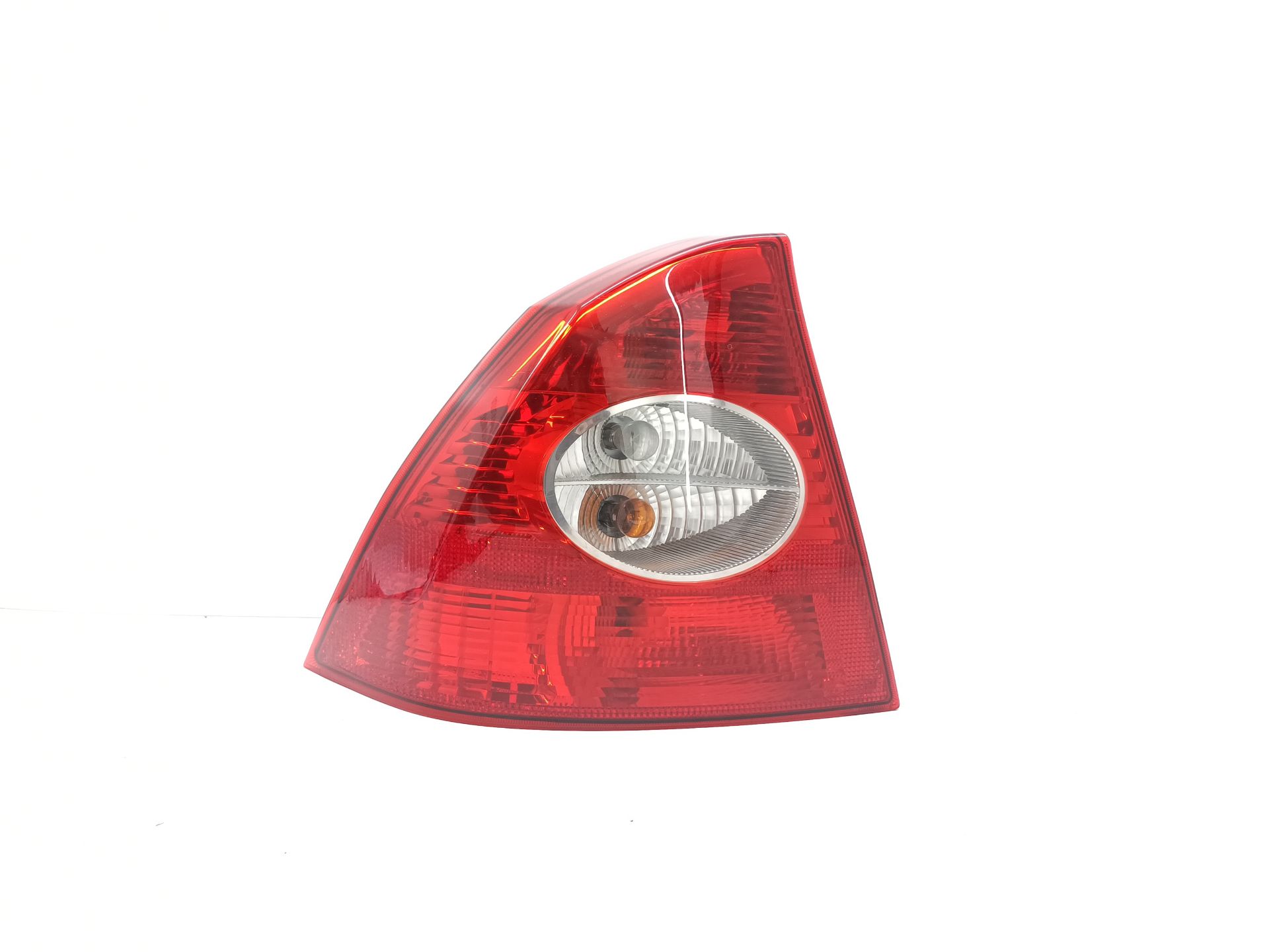 Farol traseiro esquerdo FORD FOCUS BERLINA (CAP)