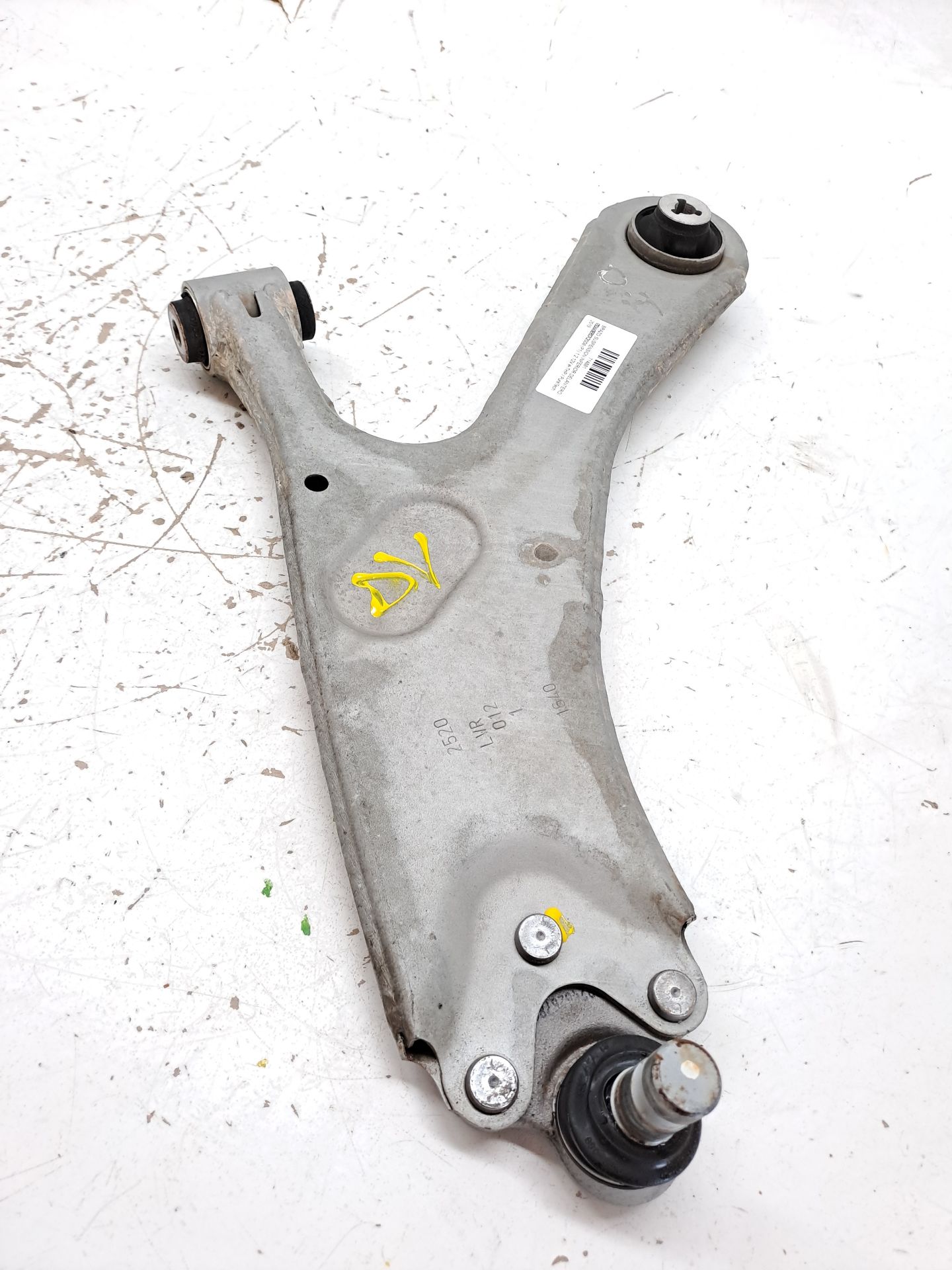 Front Left Lower Control Arm PEUGEOT 2008 (P1)