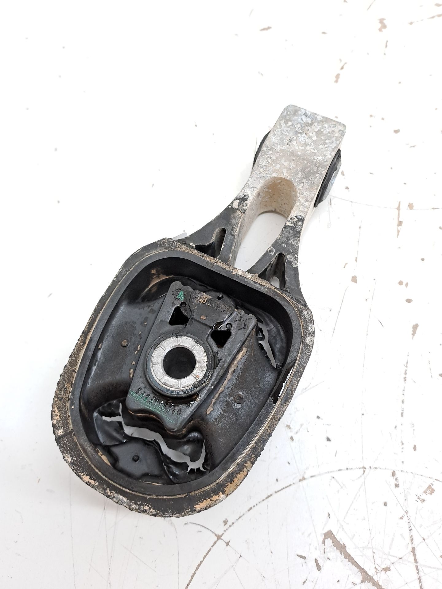 Engine mount PEUGEOT 2008 (P1)