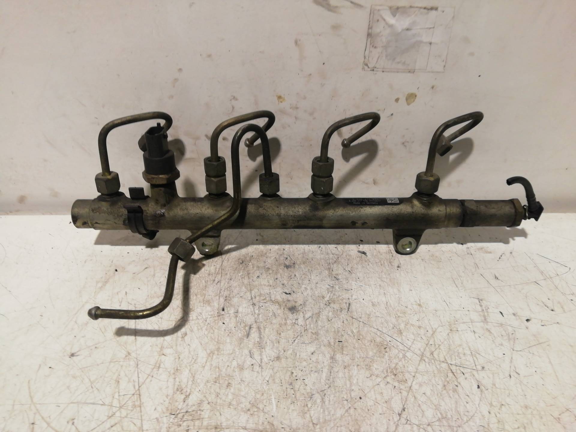 Fuel Rail RENAULT LAGUNA II GRANDTOUR (KG0)