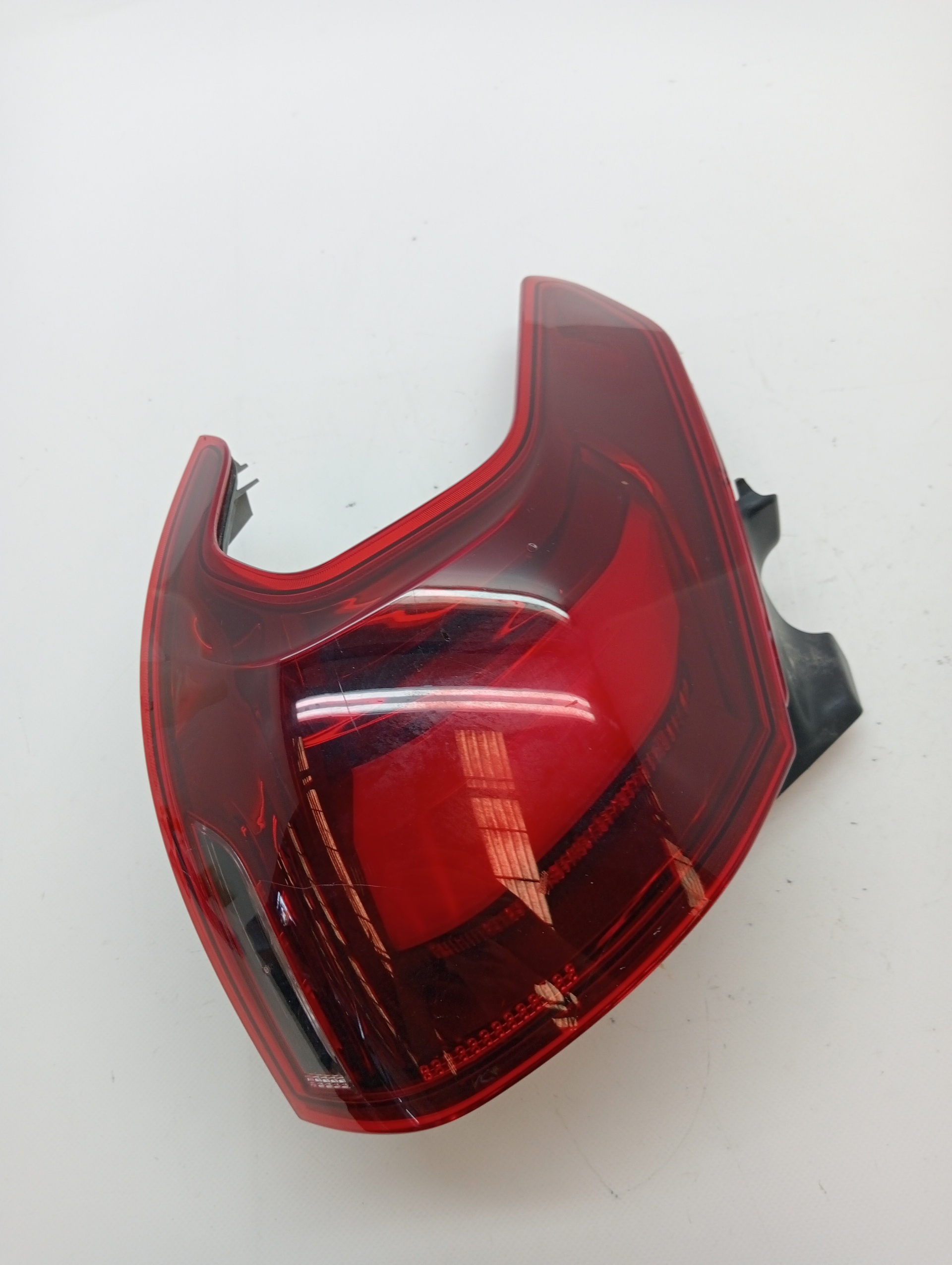 Farol traseiro esquerdo PEUGEOT 2008 (P1)