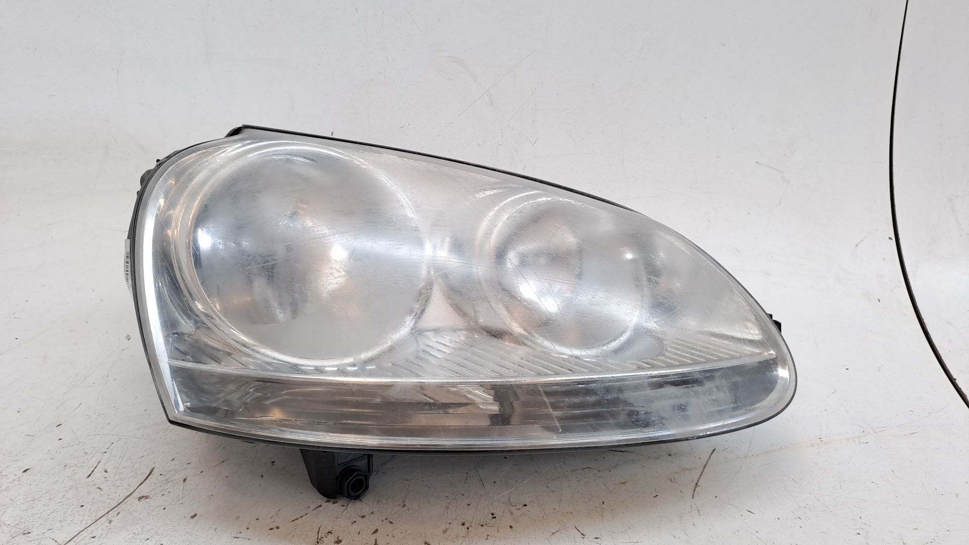 Phare droit VOLKSWAGEN GOLF V (1K1)