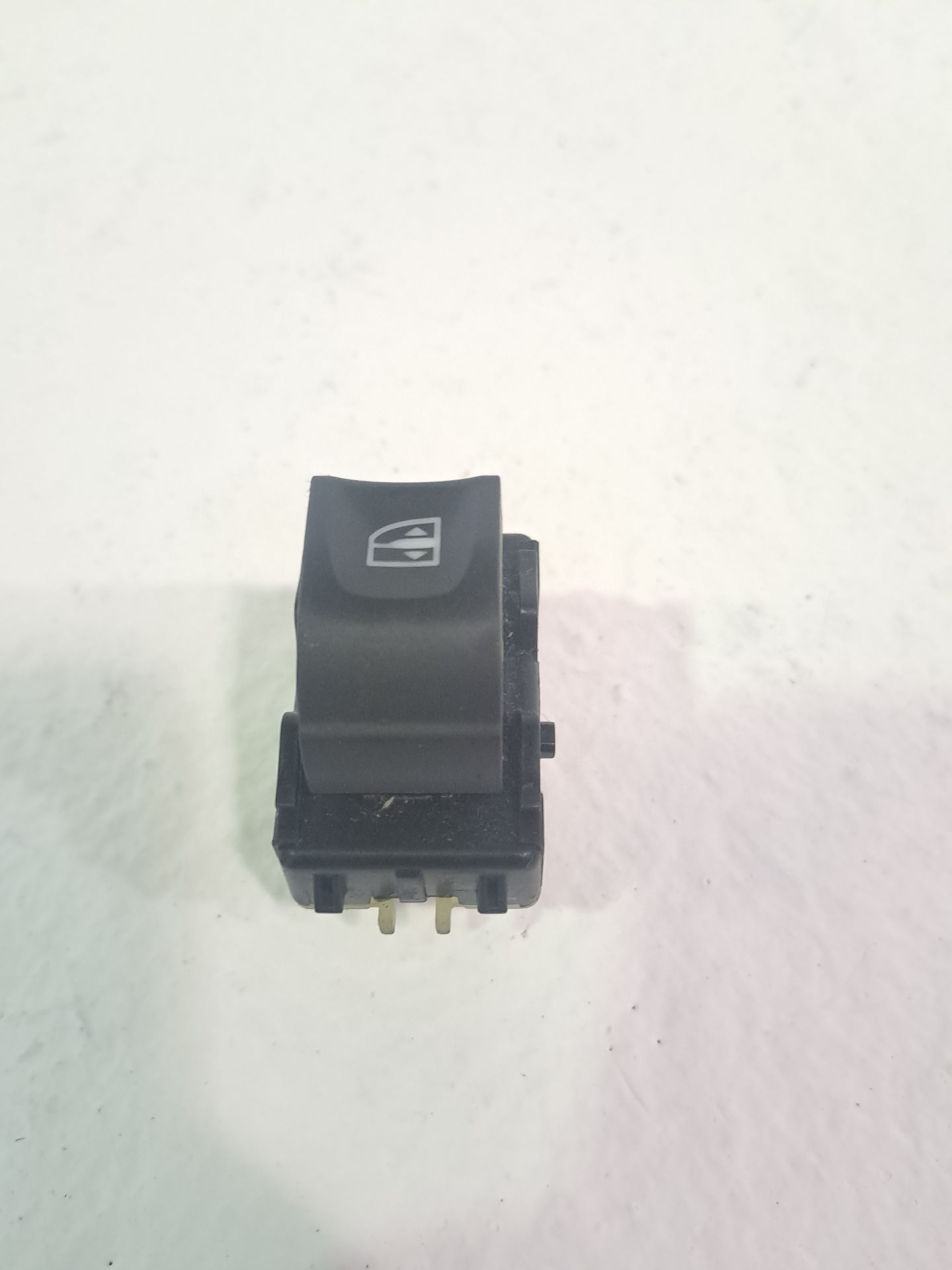 MANDO ELEVALUNAS DELANTERO DERECHO RENAULT CAPTUR