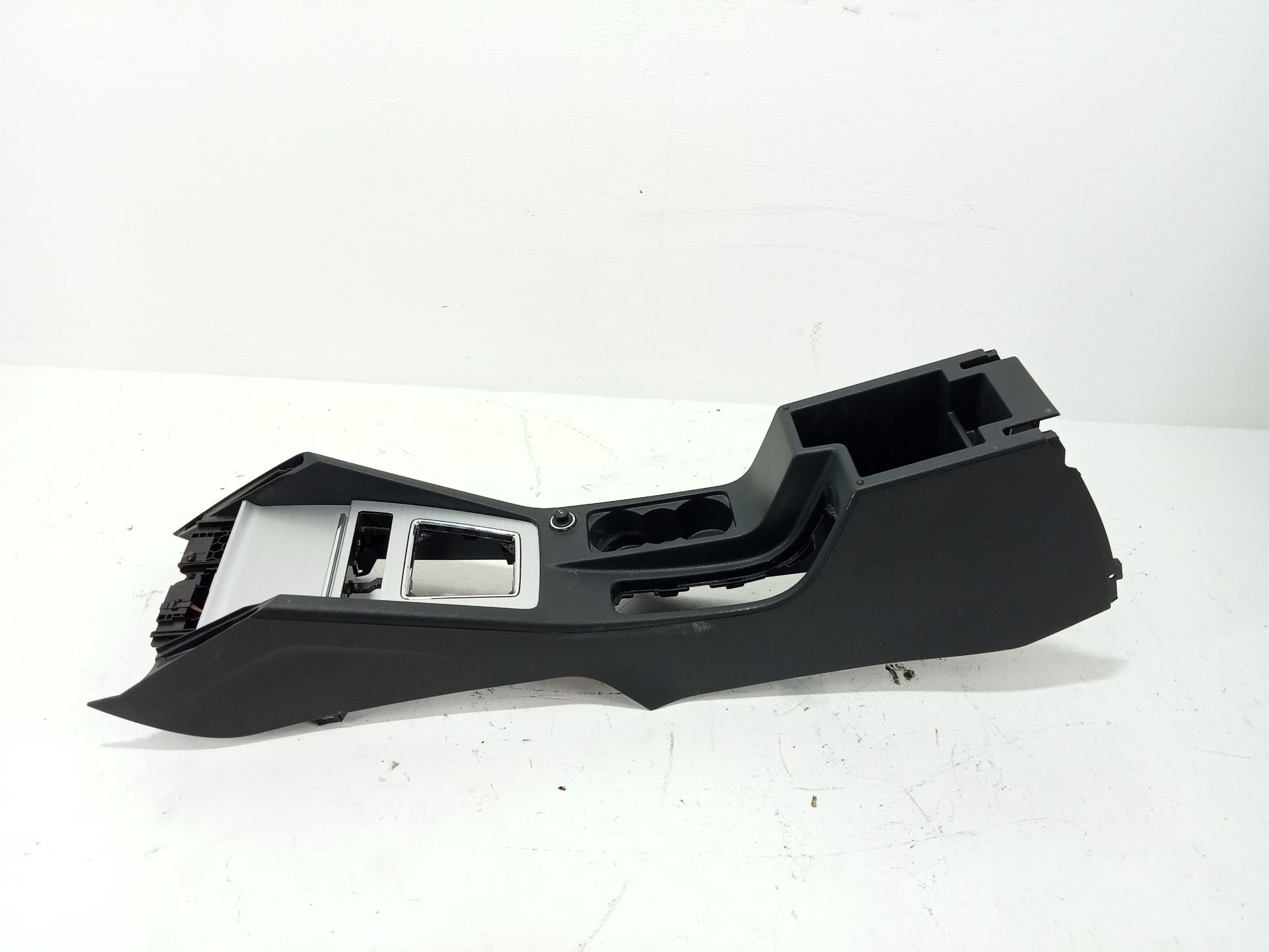 CONSOLA CENTRAL SKODA OCTAVIA LIM. (5E3)