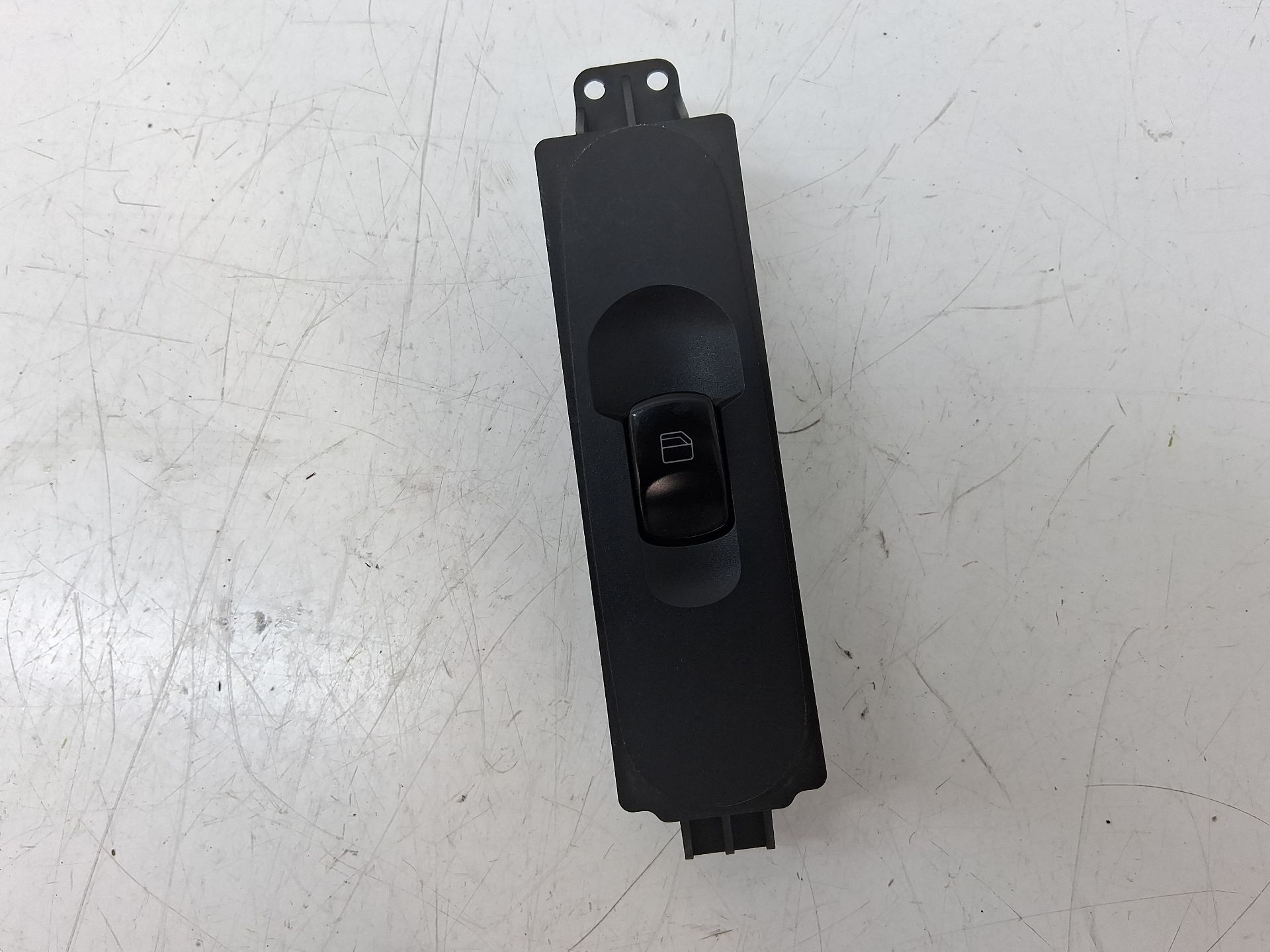 Commande lève-vitre avant droit MERCEDES-BENZ SPRINTER 3-T FURGONETA (B906)