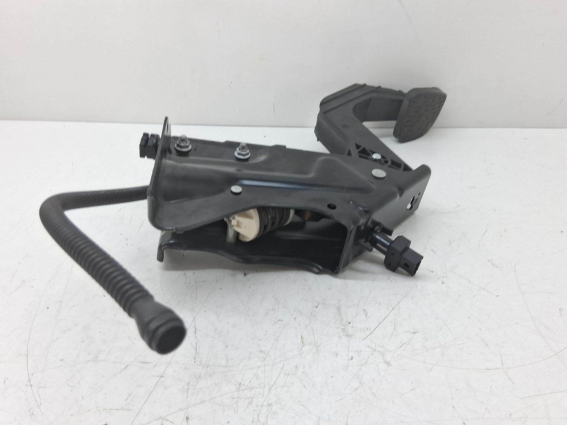 Pedal da embreagem MERCEDES-BENZ SPRINTER 3-T FURGONETA (B906)