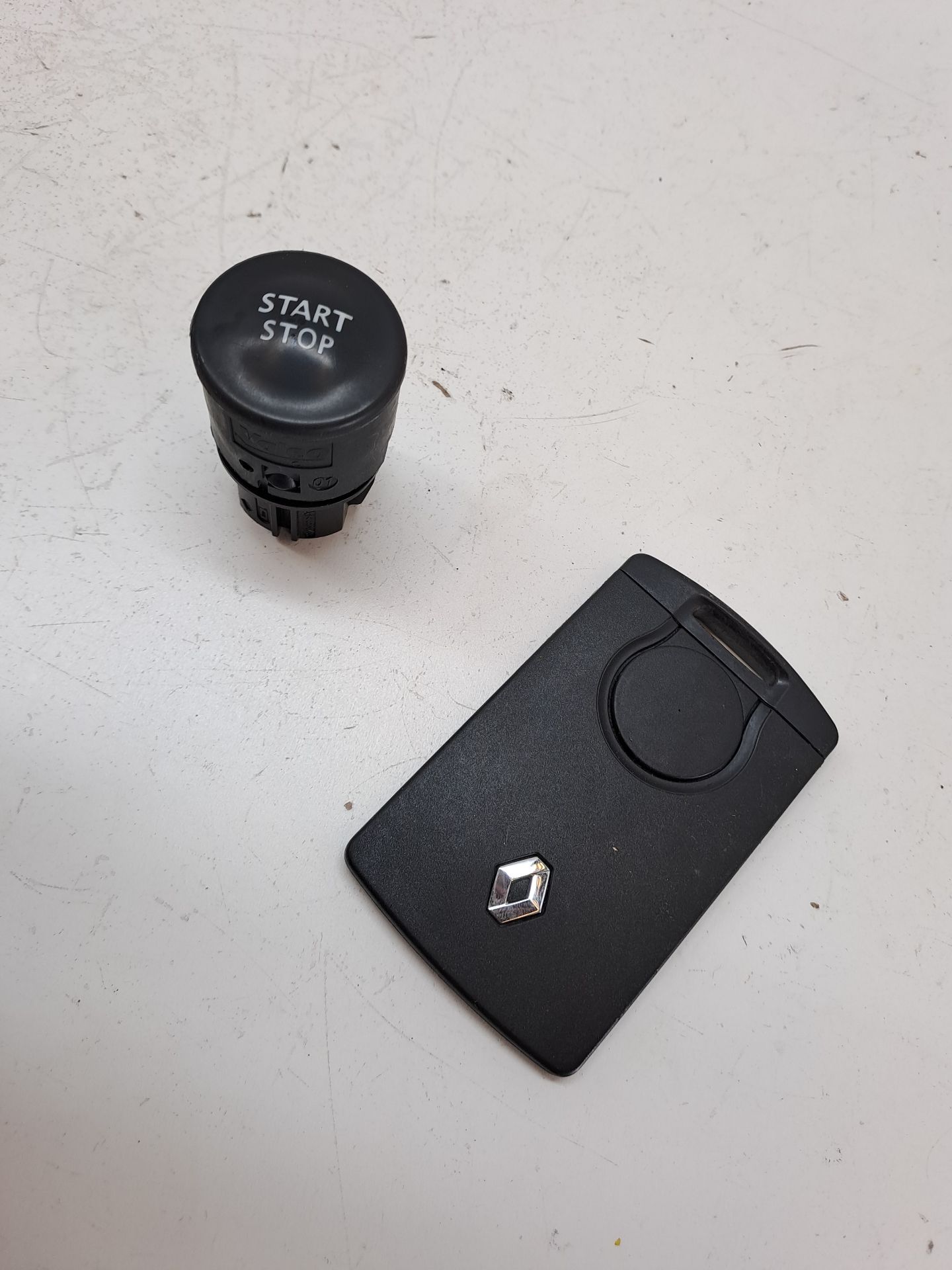 Ignition switch RENAULT MEGANE III BERLINA 5 P