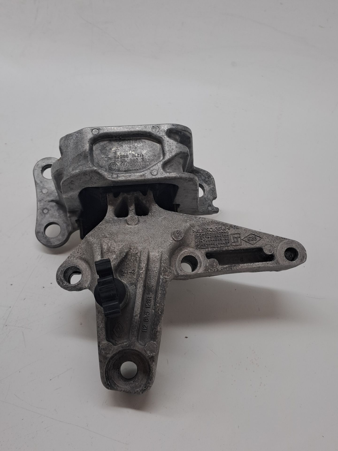 Engine mount RENAULT MEGANE III BERLINA 5 P